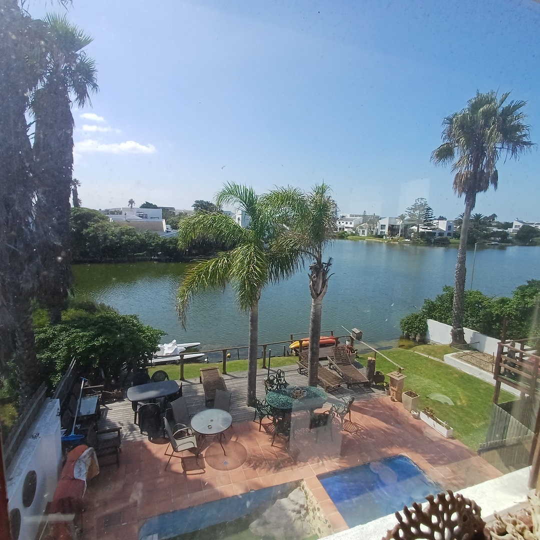 Stunning Marina da Gama 2 bed townhouse