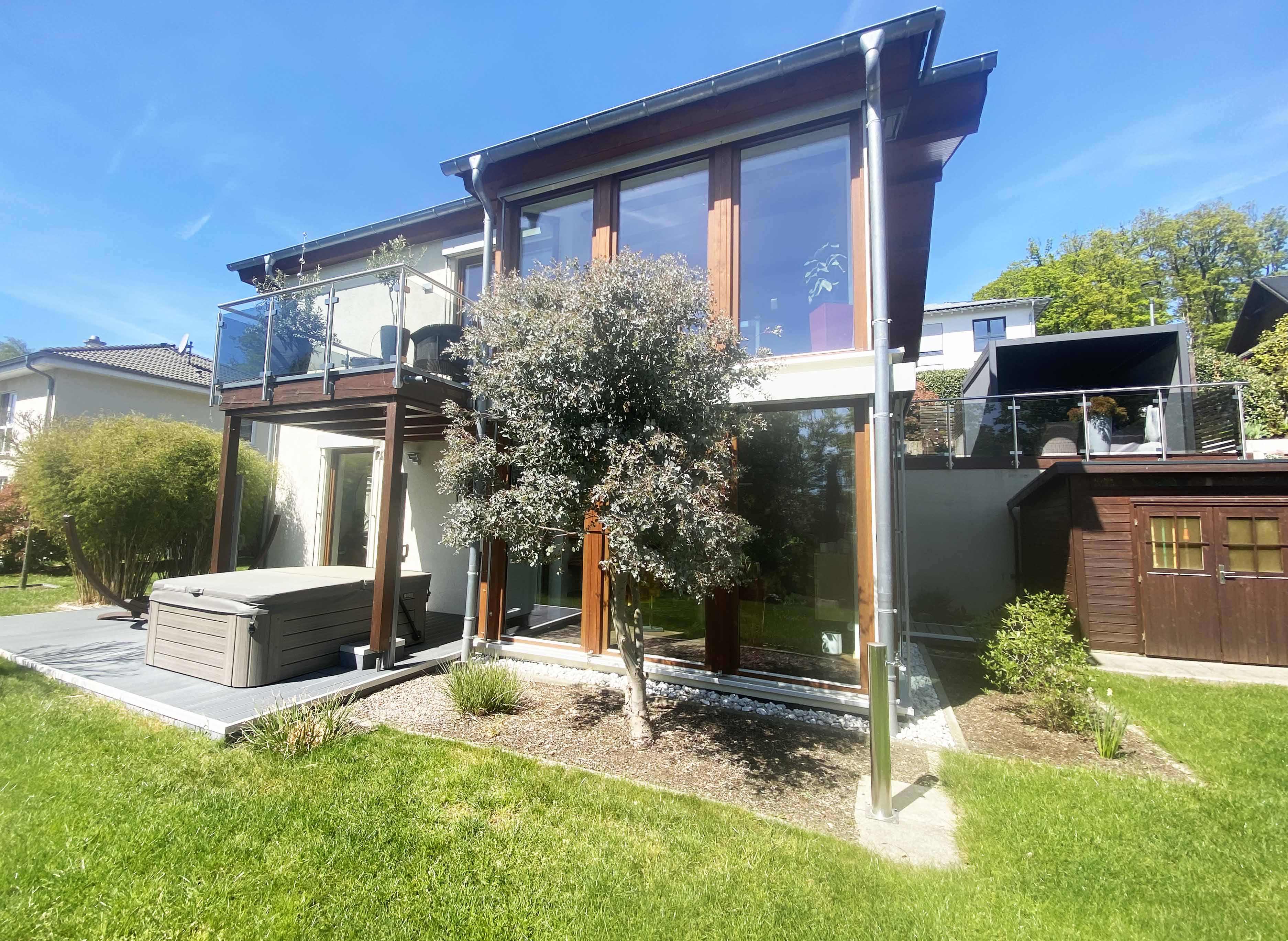 Außergewöhnliches, energieeffizientes Architektenhaus mit Traumblick