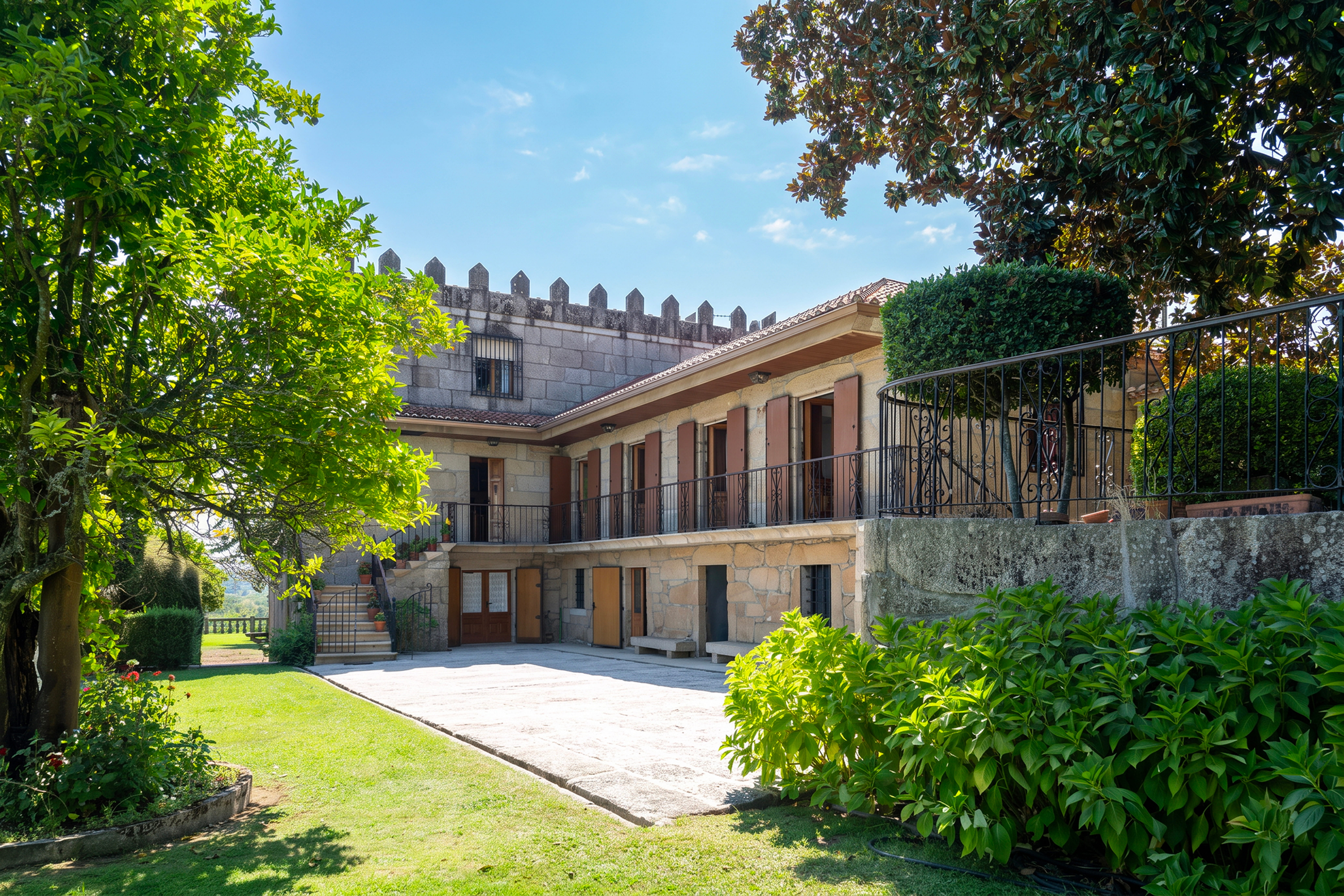 Histórica casa señorial gallega rodeada de naturaleza en Tui