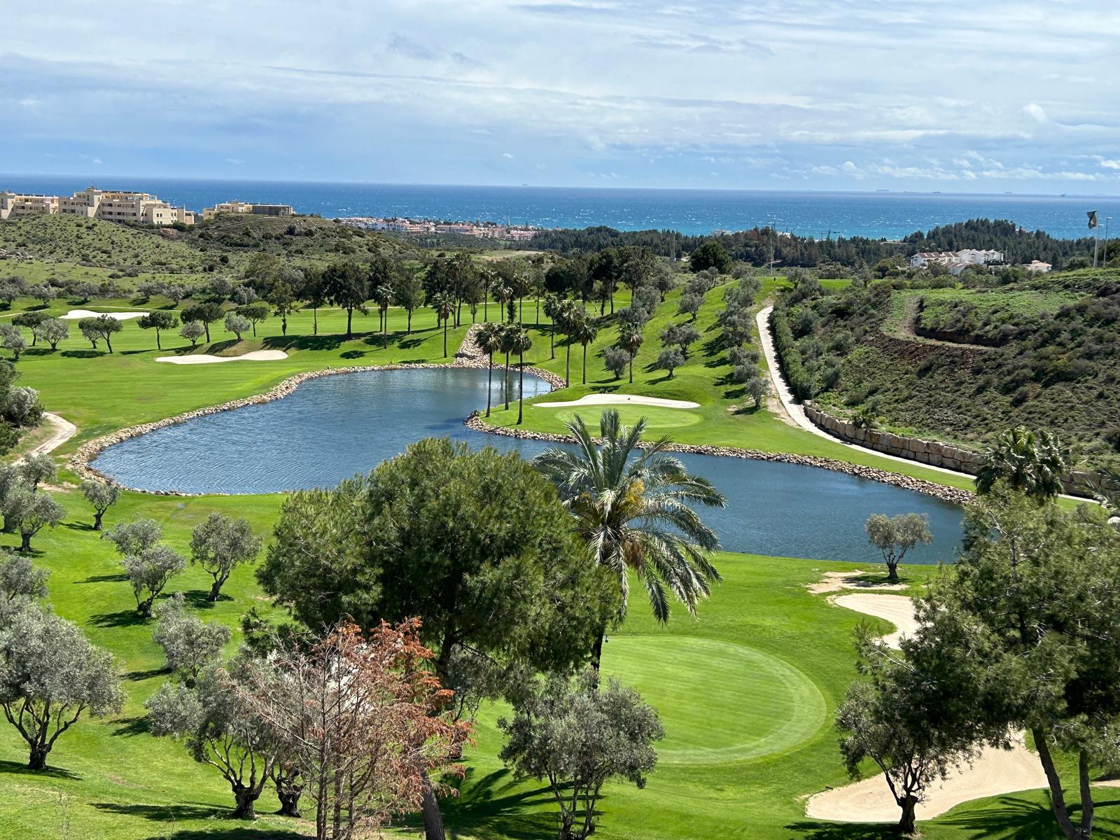 Plot with panoramic golf and sea views in Cerrado Hills – License and project approved
