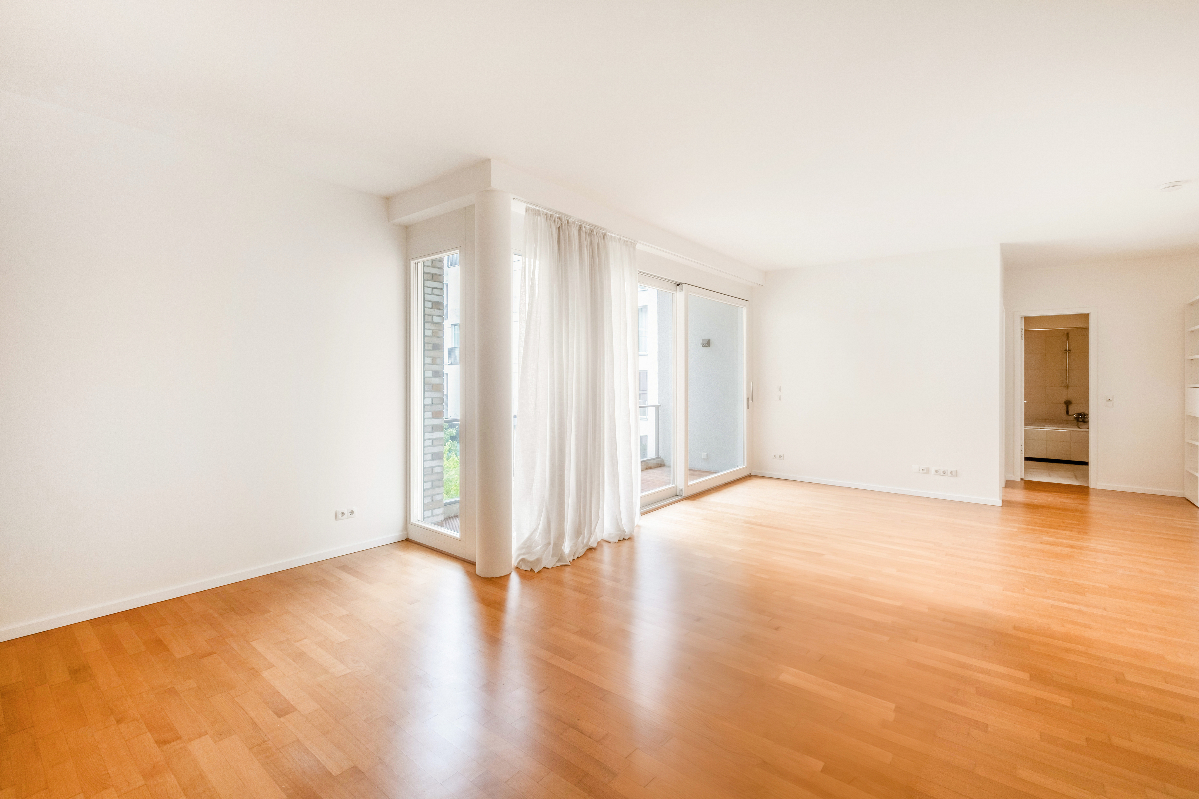 High-quality apartment with loggia near Rosenthaler Platz