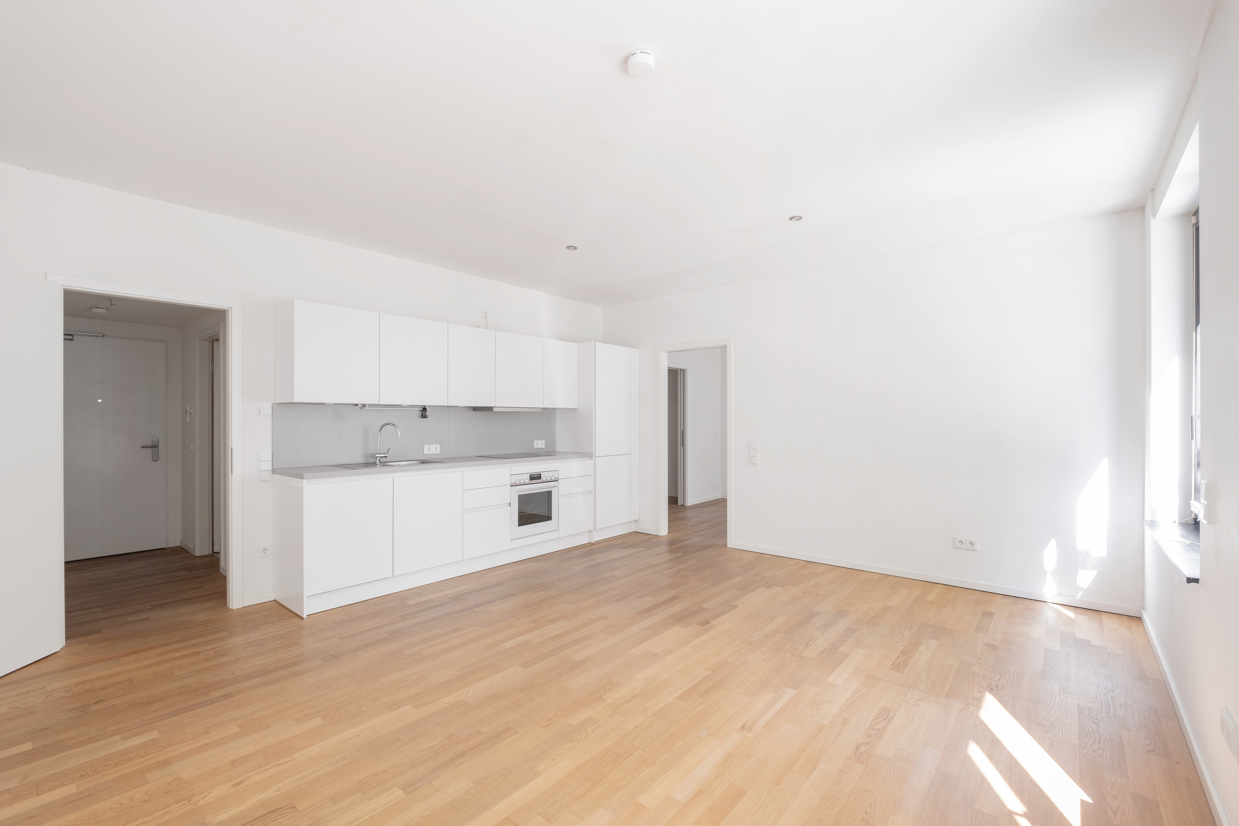 Modern 2-room apartment in central Berlin-Mitte!