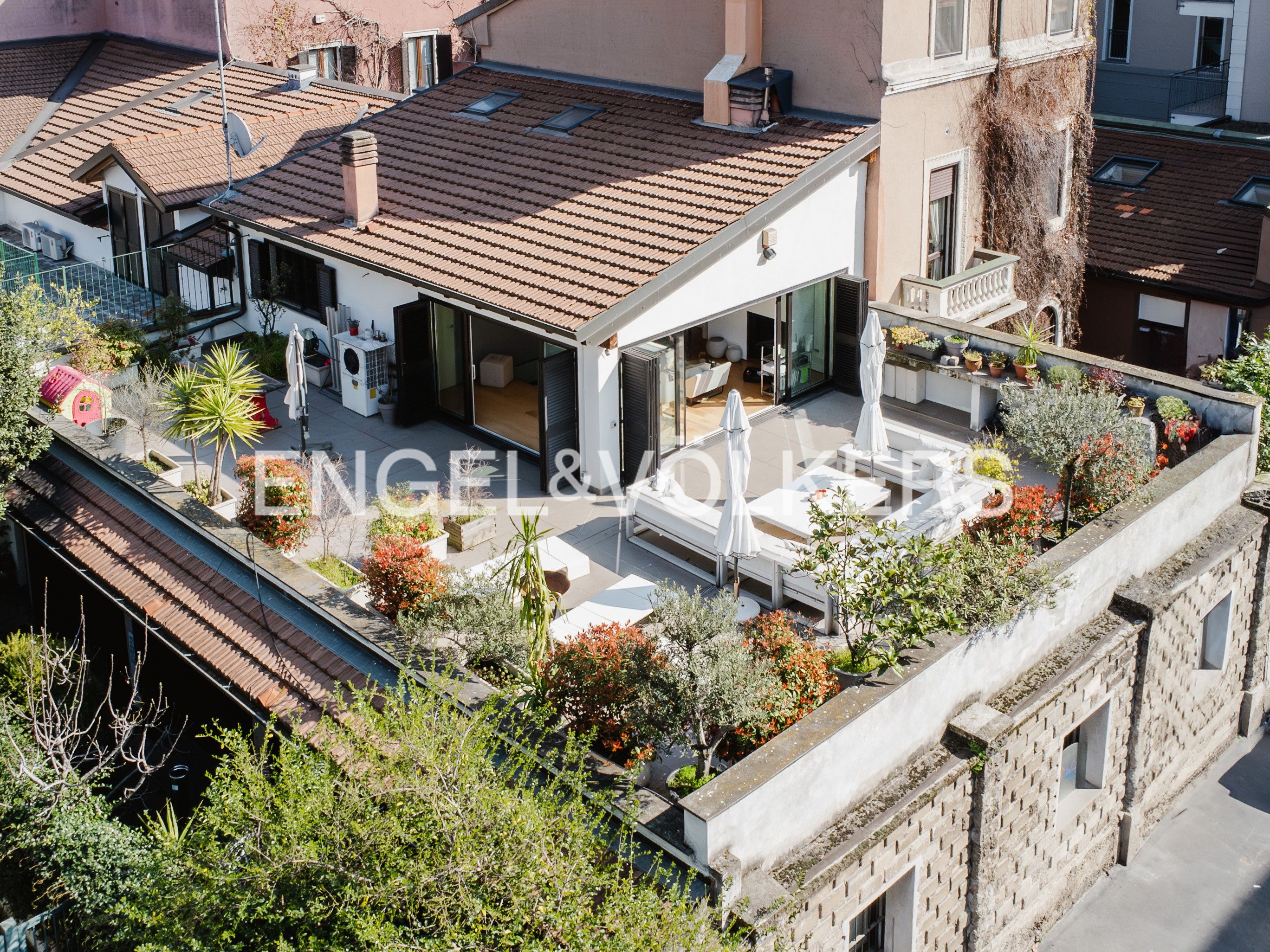 Modern detached house near piazzale Loreto