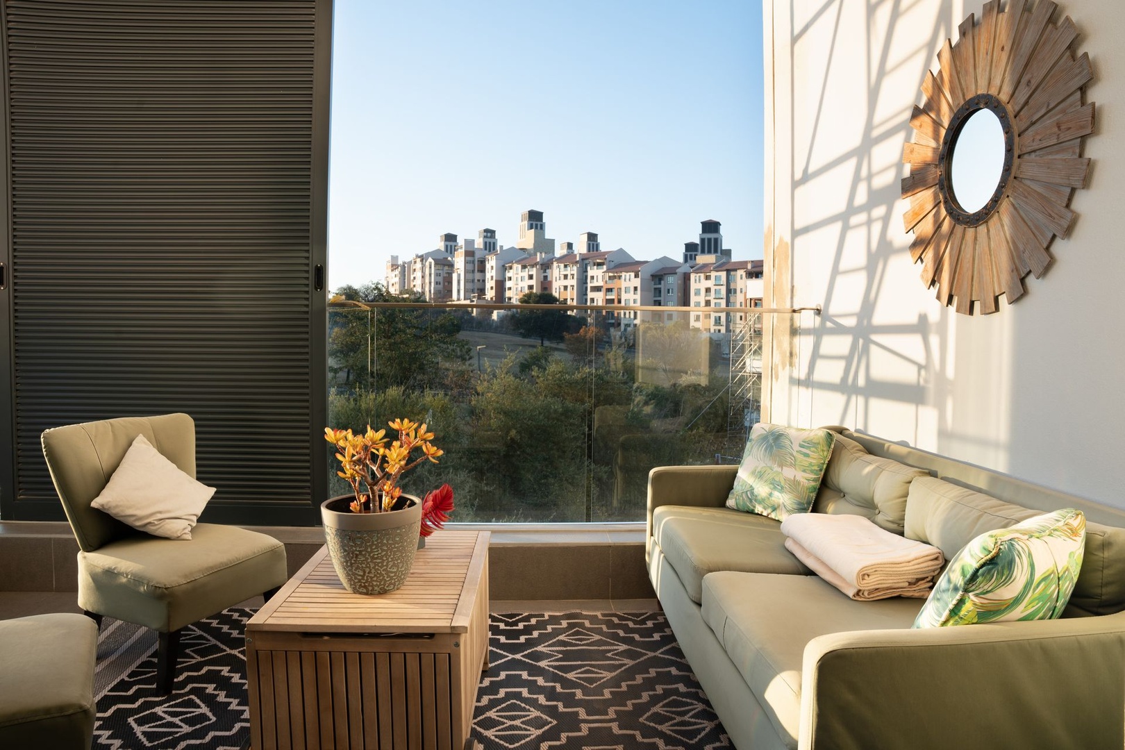 SOPHISTICATED 2 BED 2 BATH APARMENT IN STEYN CITY (FULLY FURNISHED)