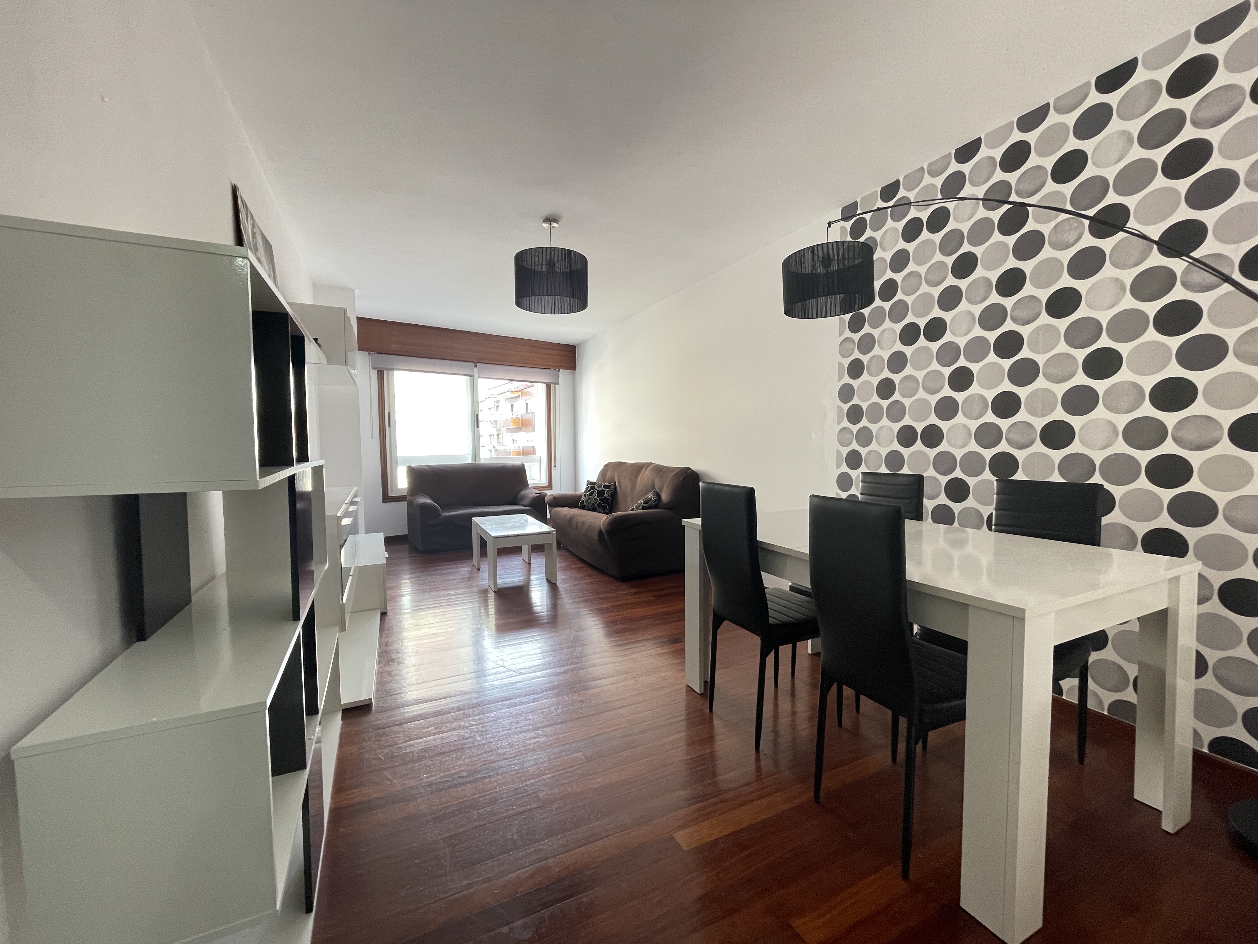 Piso amueblado de 3 dormitorios con garaje en Loureiro Crespo