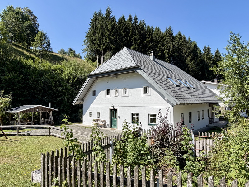 Traditional farmhouse with luxurious living comfort in an idyllic location
