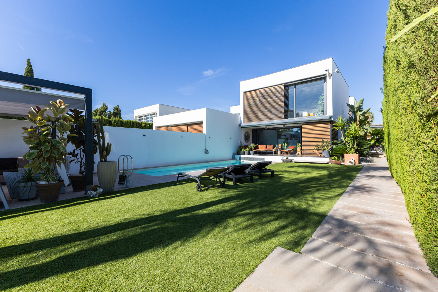 Espectacular vivienda de lujo junto al golf y la playa