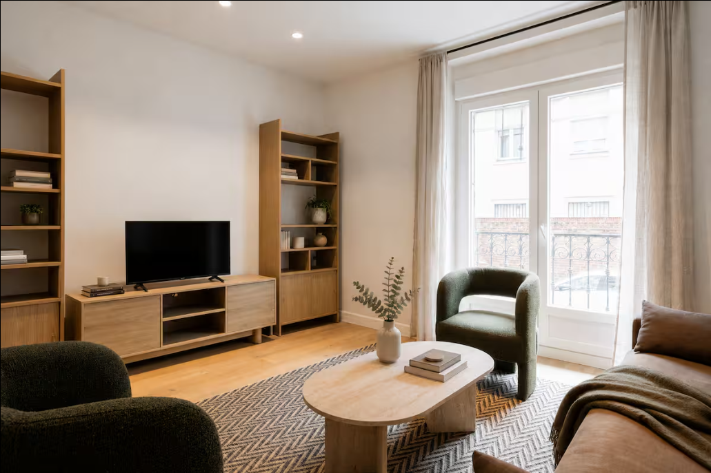Refurbished four-bedroom property in Argüelles