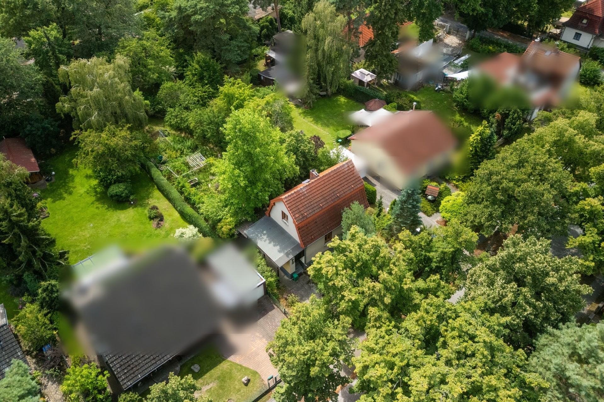 Charmantes Einfamilienhaus für Paare – Wohnen inmitten einer grünen Oase