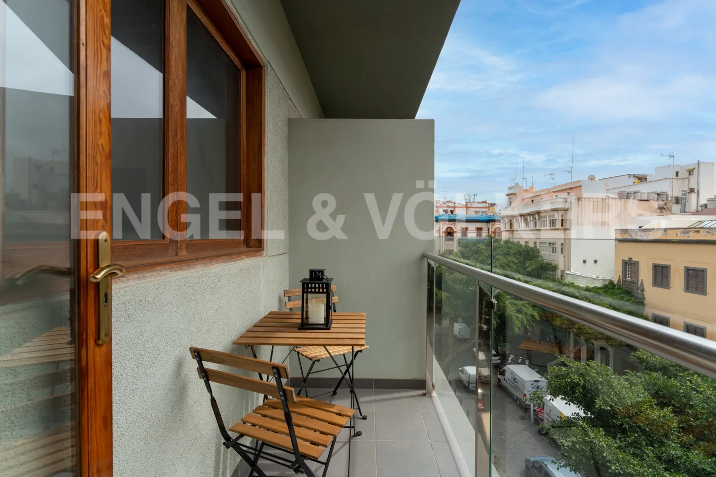 Spacious and bright flat in Triana area