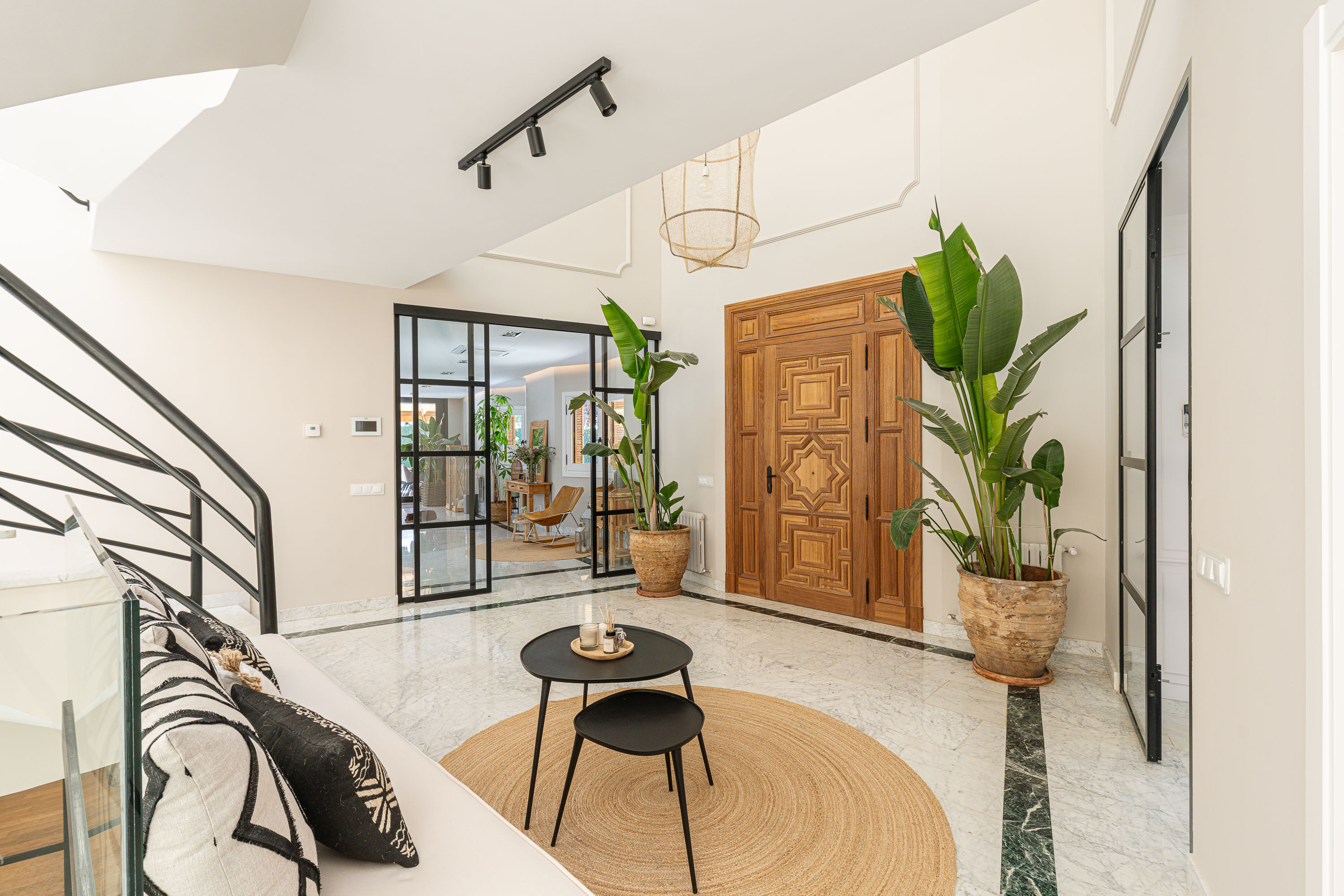 Villa with padel court and heated pool in Las Lomas