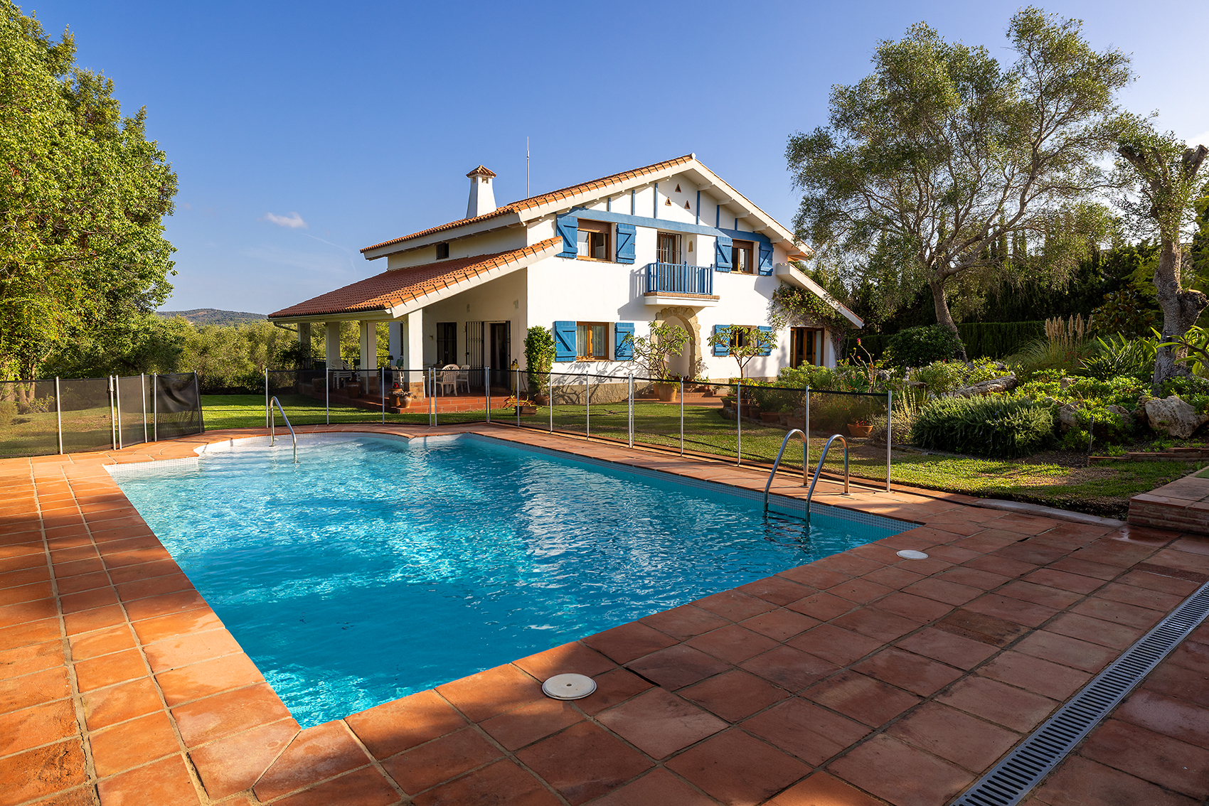 Traditional-style villa with a distinctive character in Sotogrande Alto