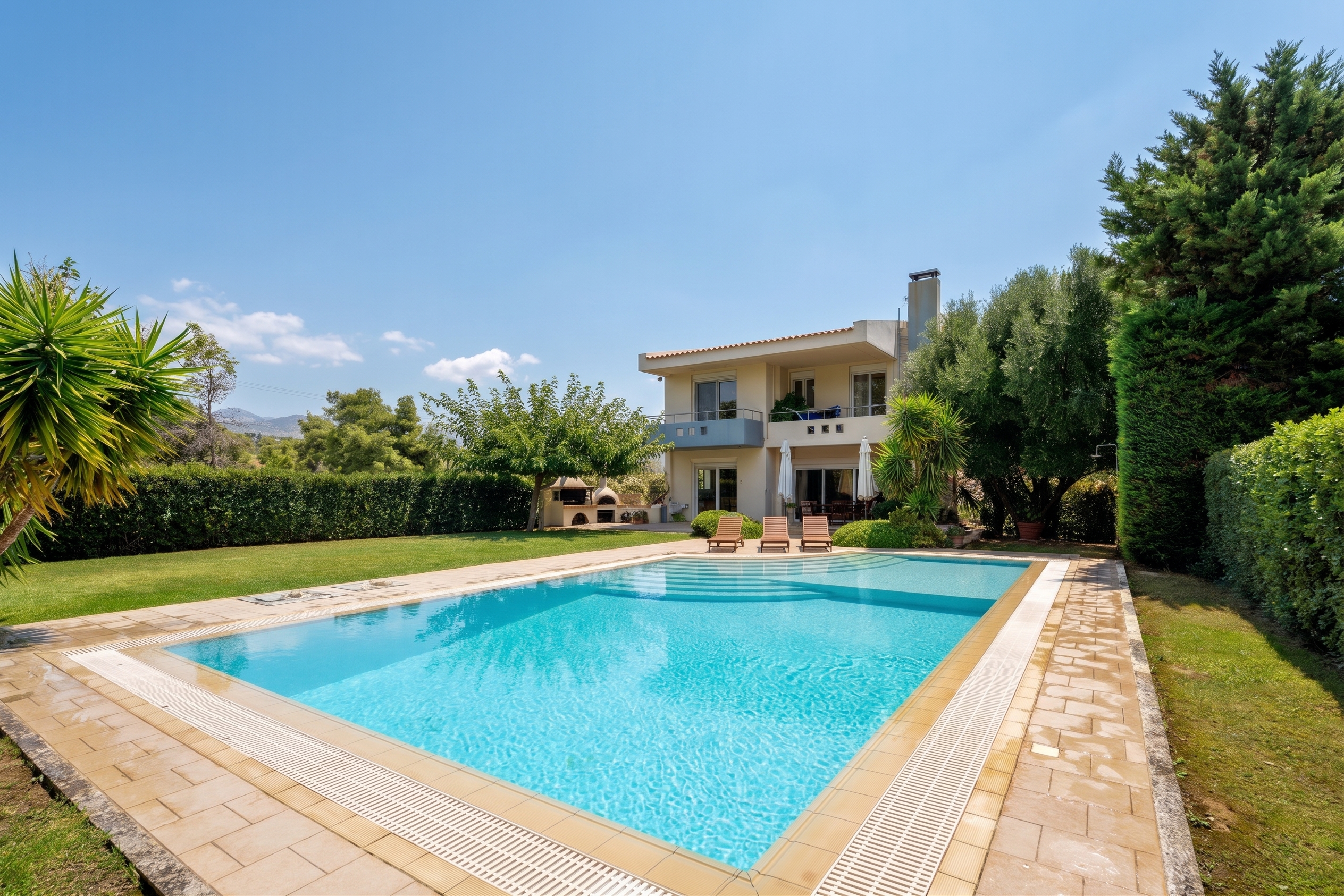 Elegant villa with garden and pool in Drafi