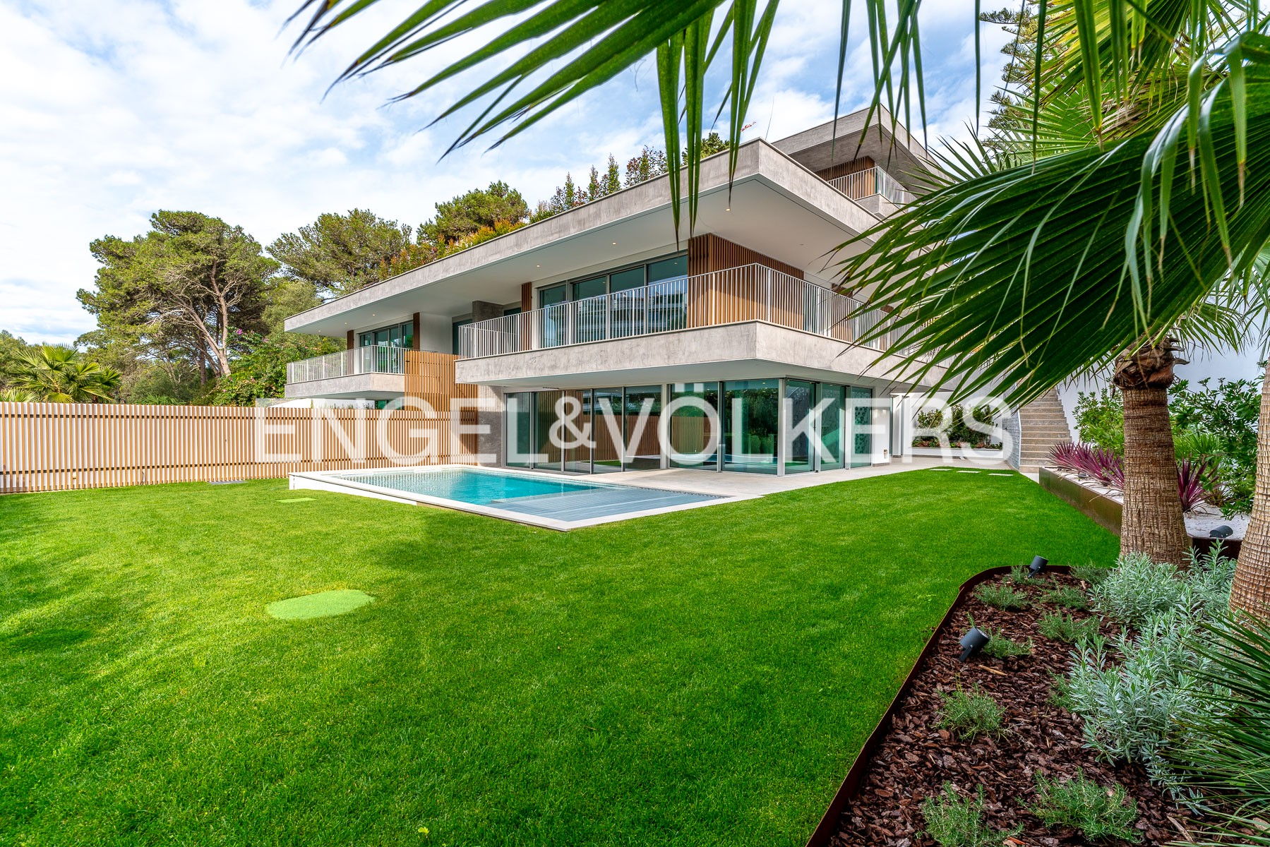 4 Bedroom Brand New Villa in the center of Cascais