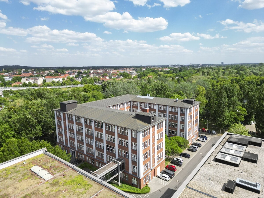 Freie Büroetage im etablierten Gewerbezentrum