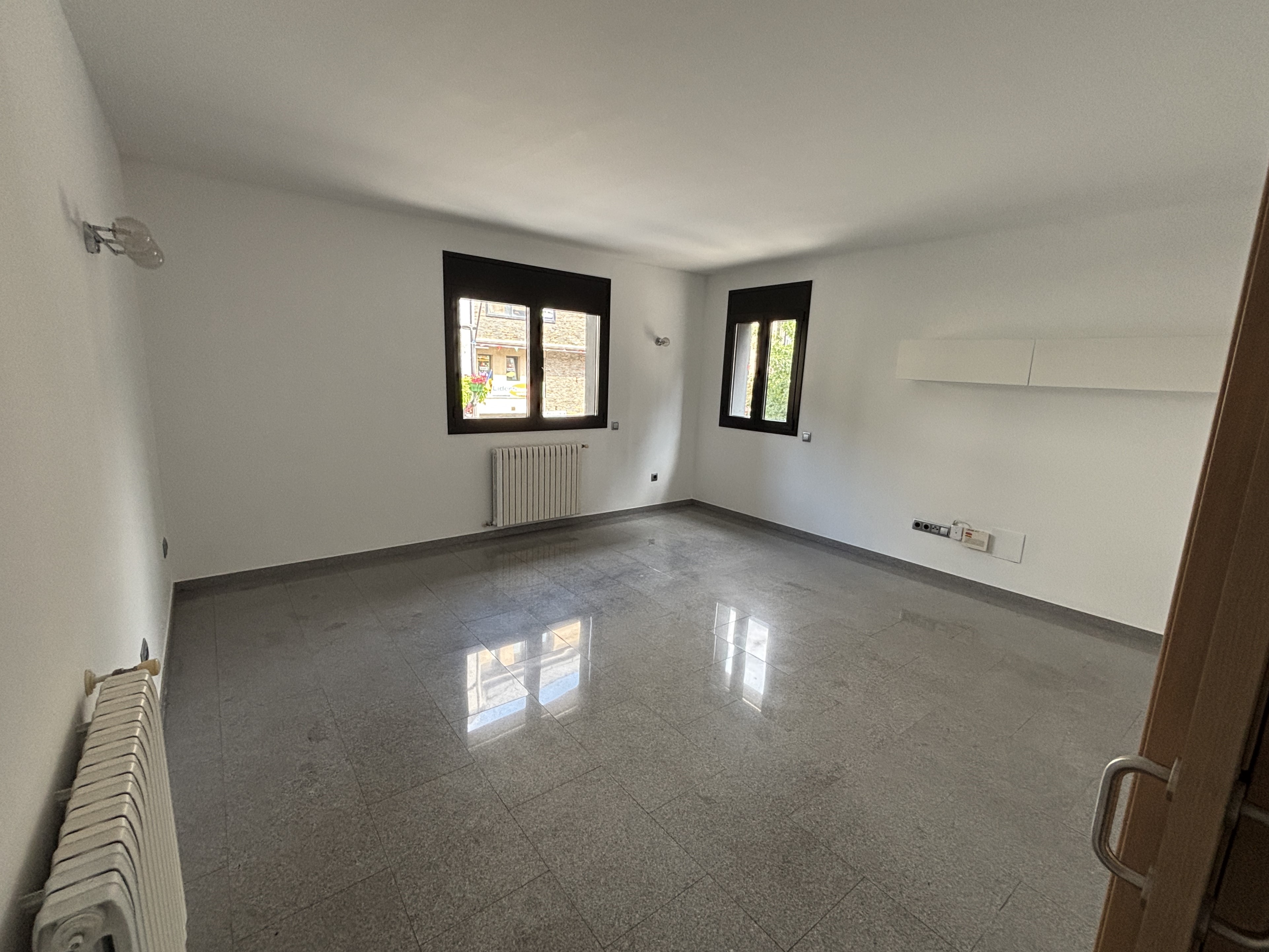 3-bedroom apartment ideally located in the heart of La Massana