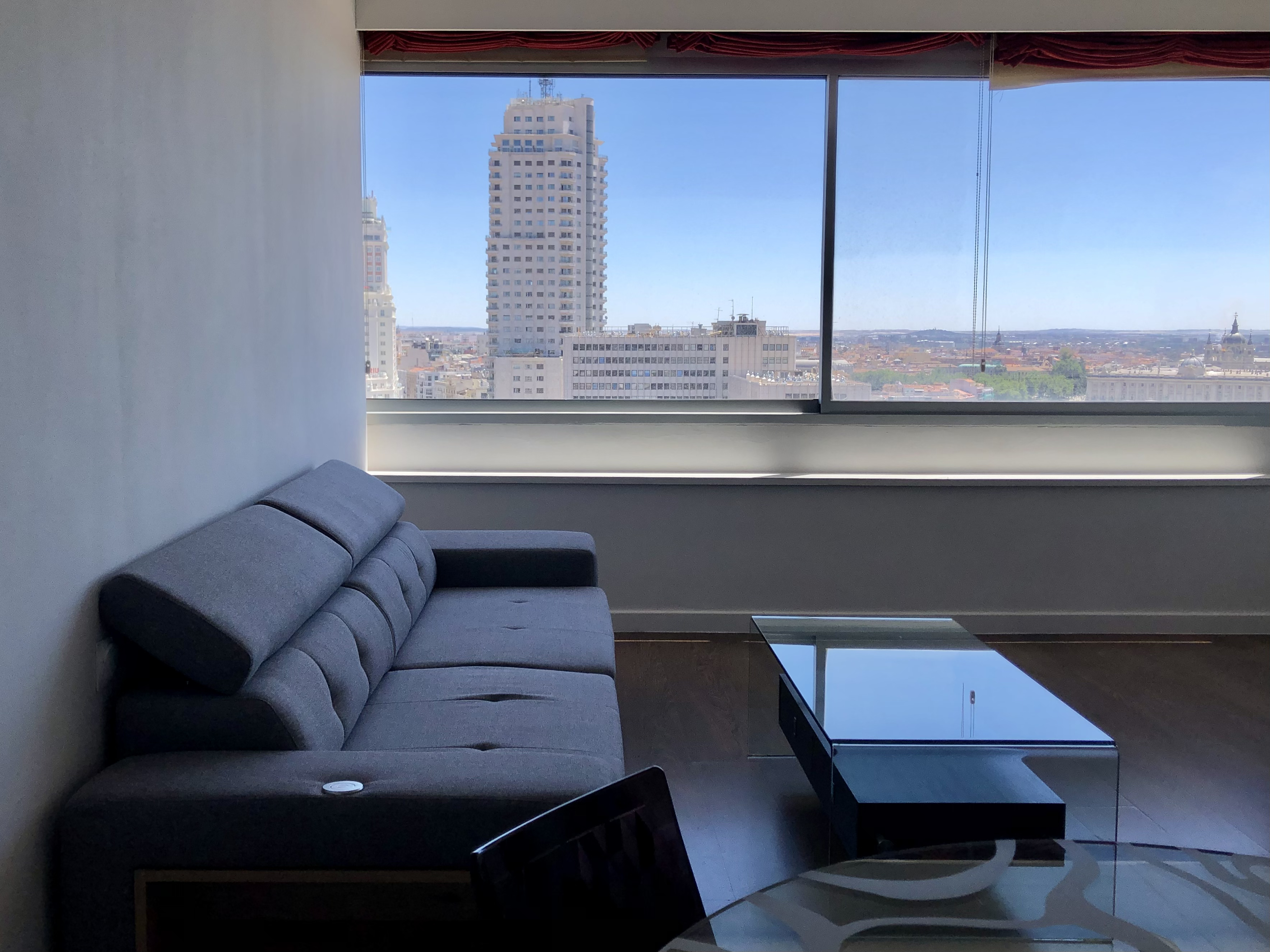 Elegant apartment for rent in Argüelles