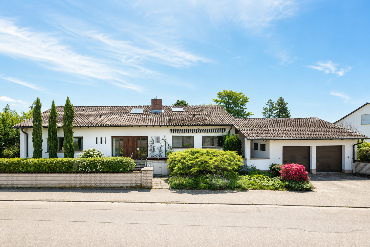 Bungalow-Stil: Großzügiges EFH mit tollem Gartengrundstück in attraktiver Randlage!