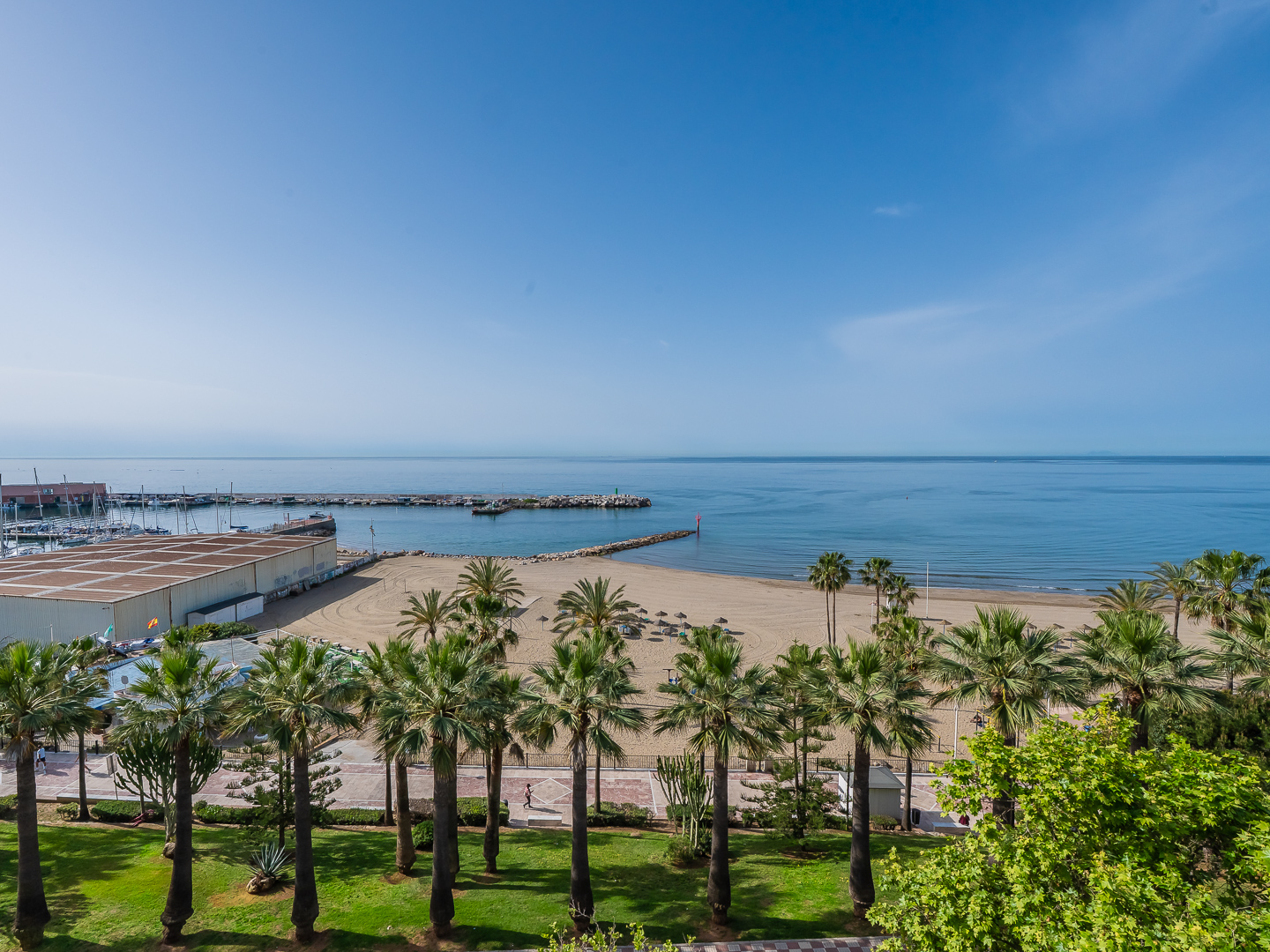 4 Bedroom Beachfront Apartment with Sea views in Marbella