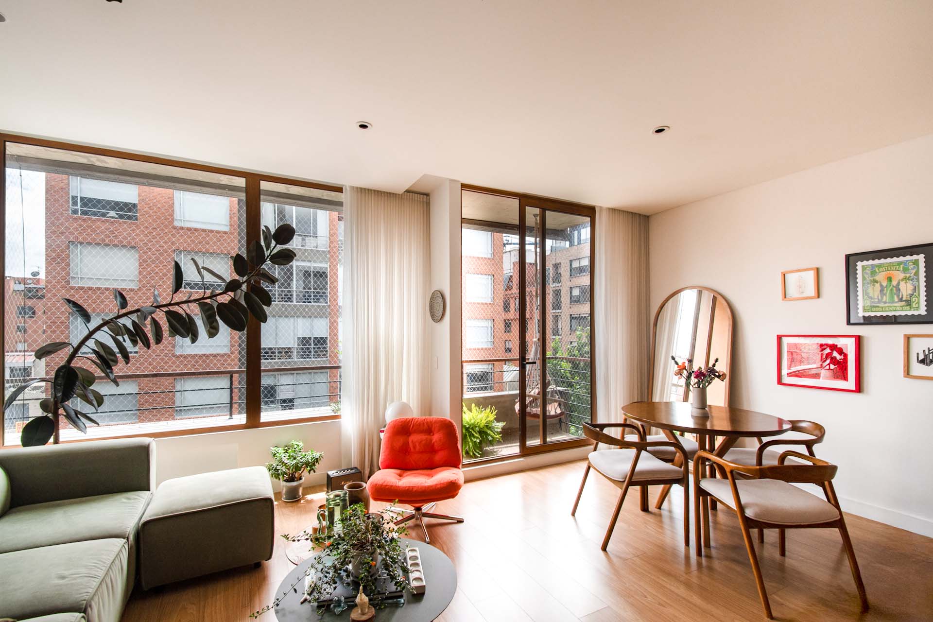 Moderno apartamento con balcón para arriendo en el Virrey