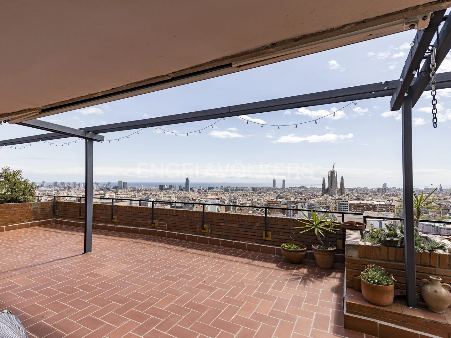 Spectacular penthouse with stunning views and terrace