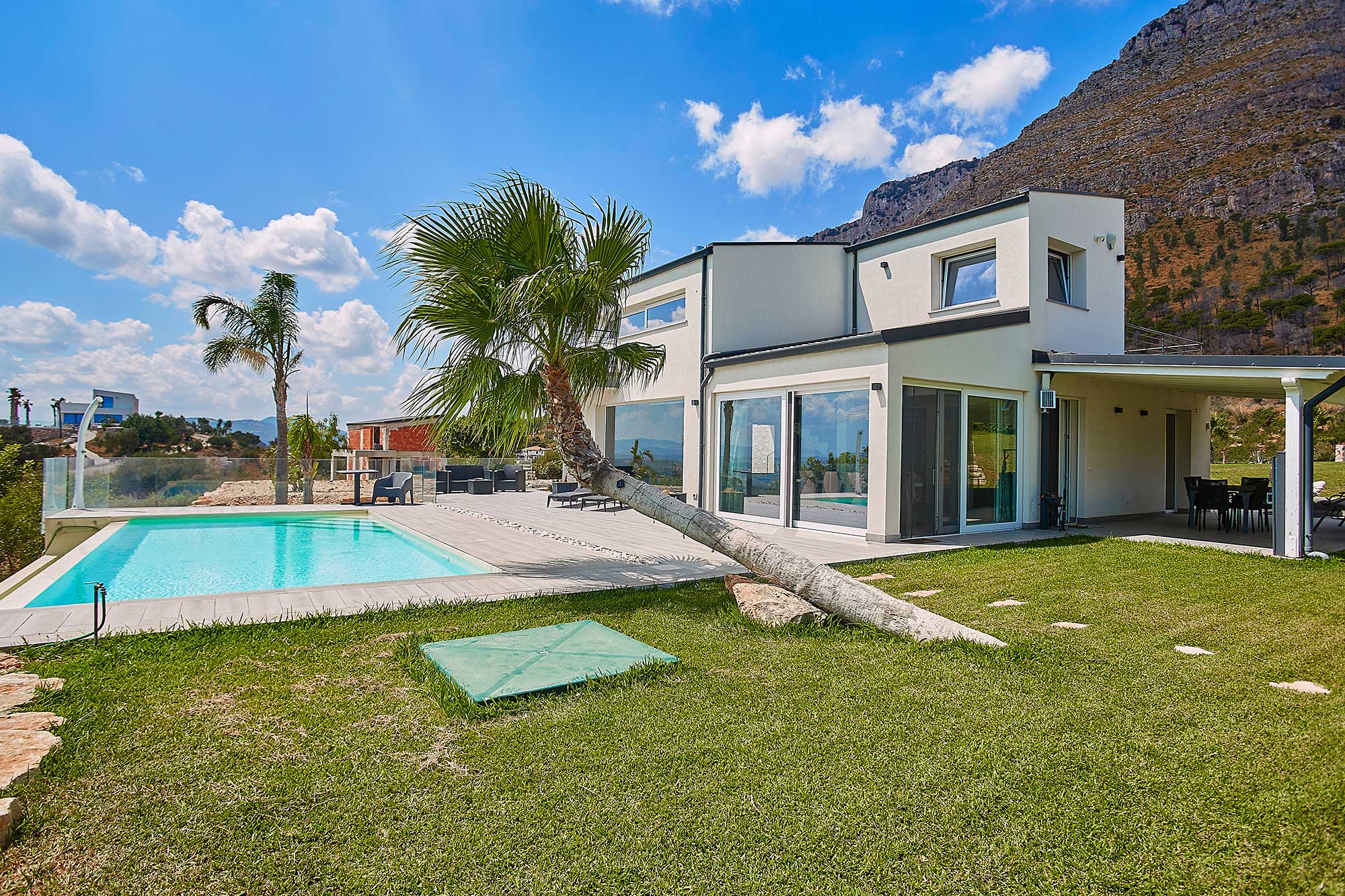 Modern New-Build Villa with Infinity Pool and Sea Views