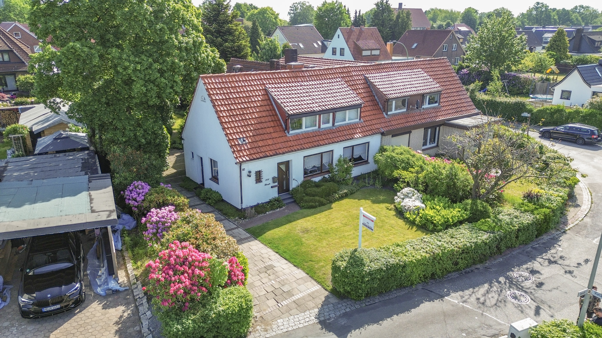 Mit Liebe gepflegtes Zuhause in Surheide – Doppelhaushälfte mit grünem Gartenidyll