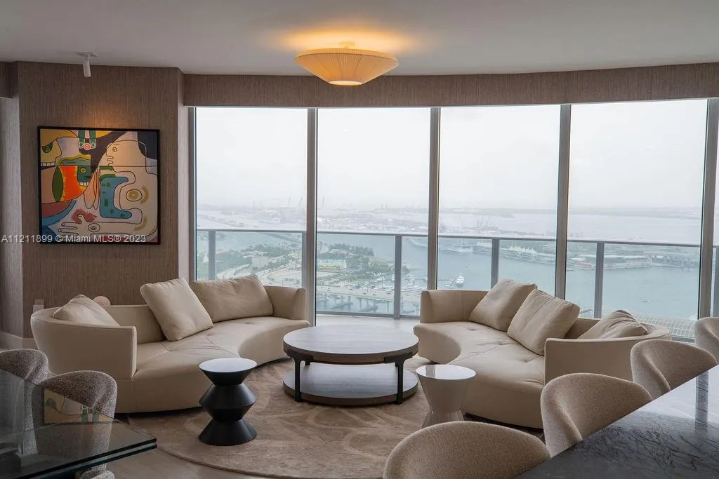 Unobstructed views of Biscayne Bay, ocean and Miami Skyline