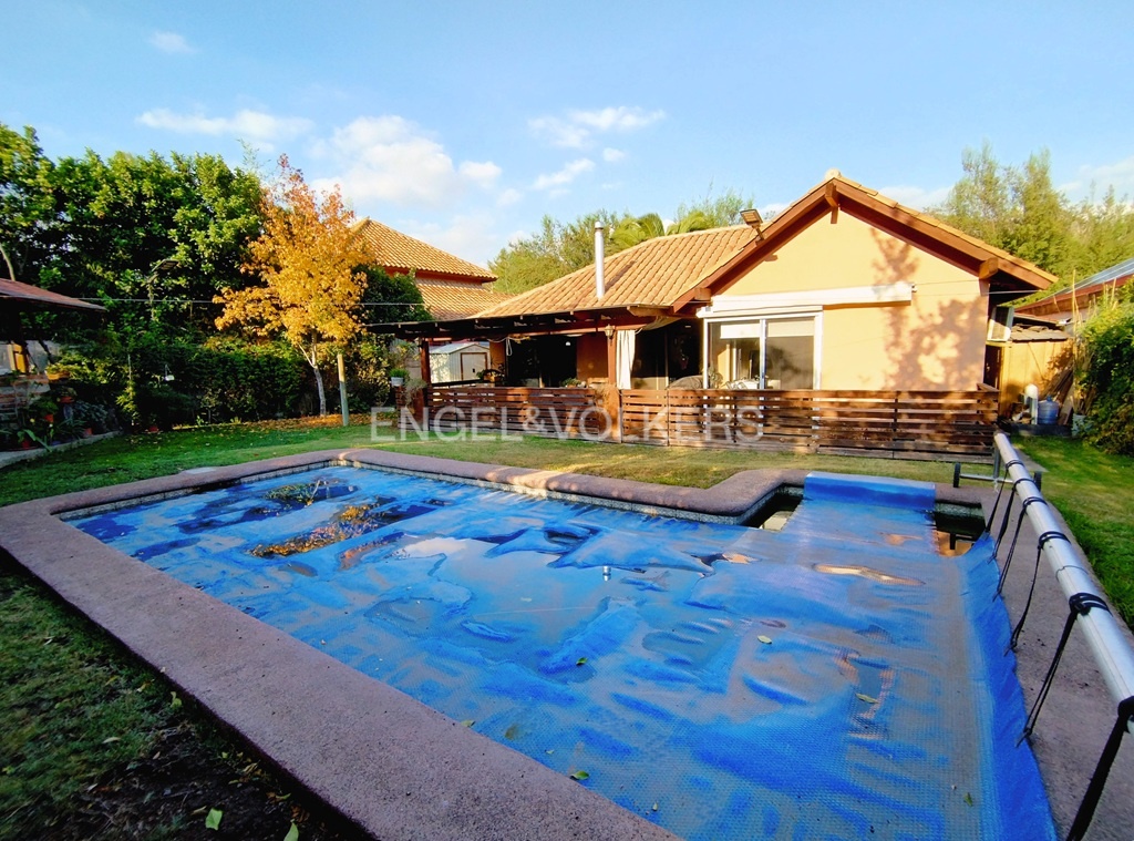 Ayres de Chicureo, en venta, casa de un piso