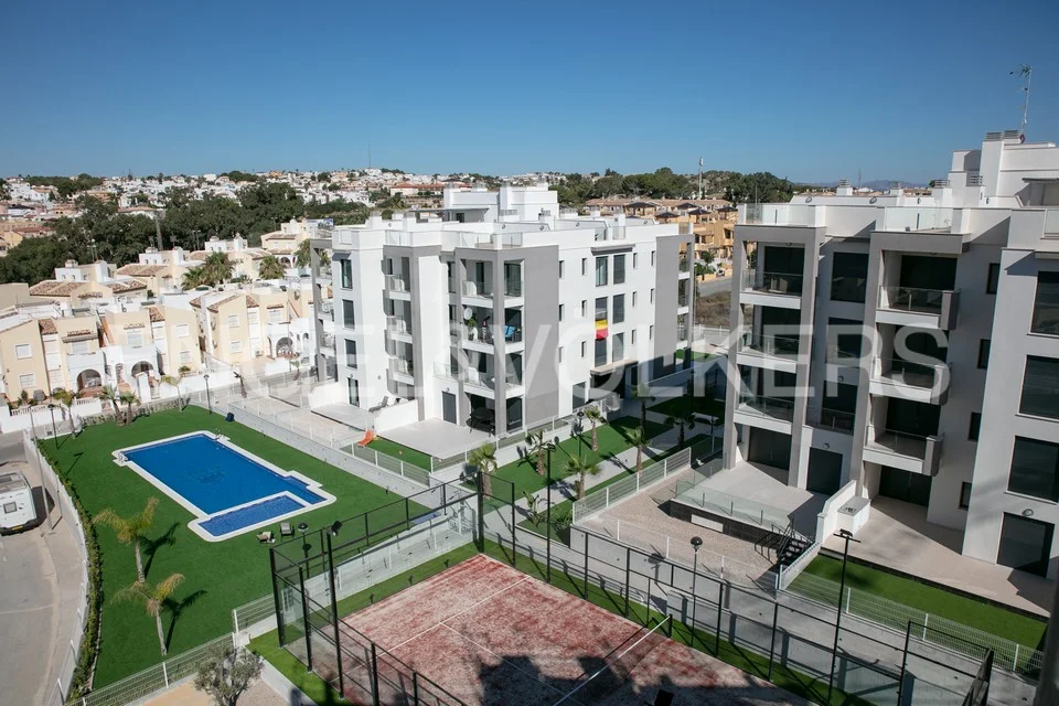 Newly built apartments close to Villamartin golf
