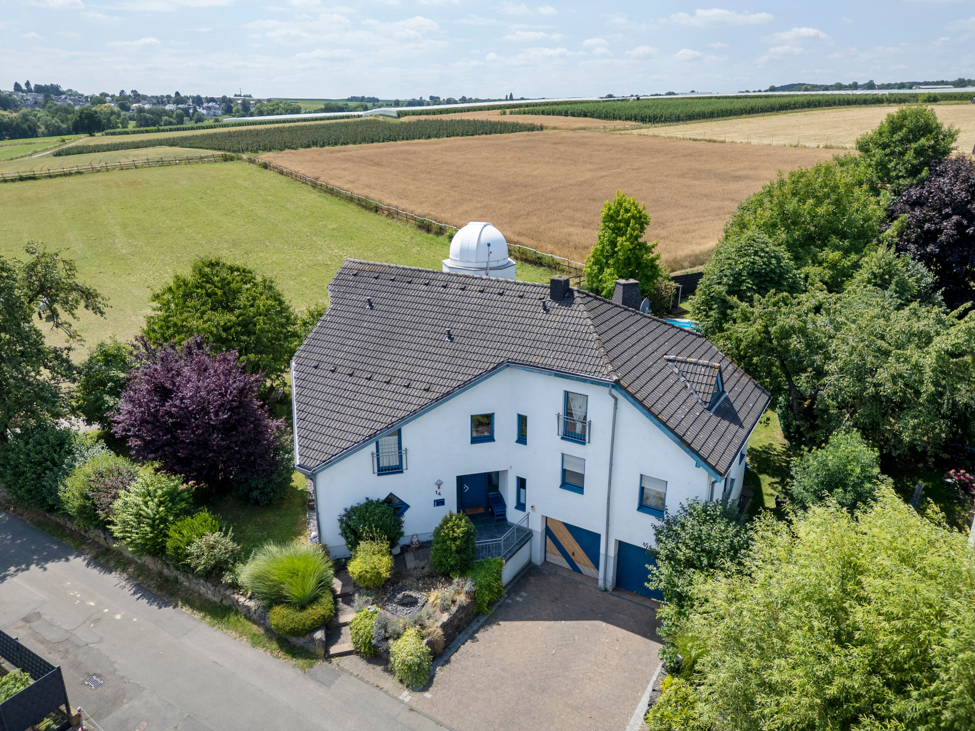 Spacious house in Wachtberg: Close to nature and energy efficient!