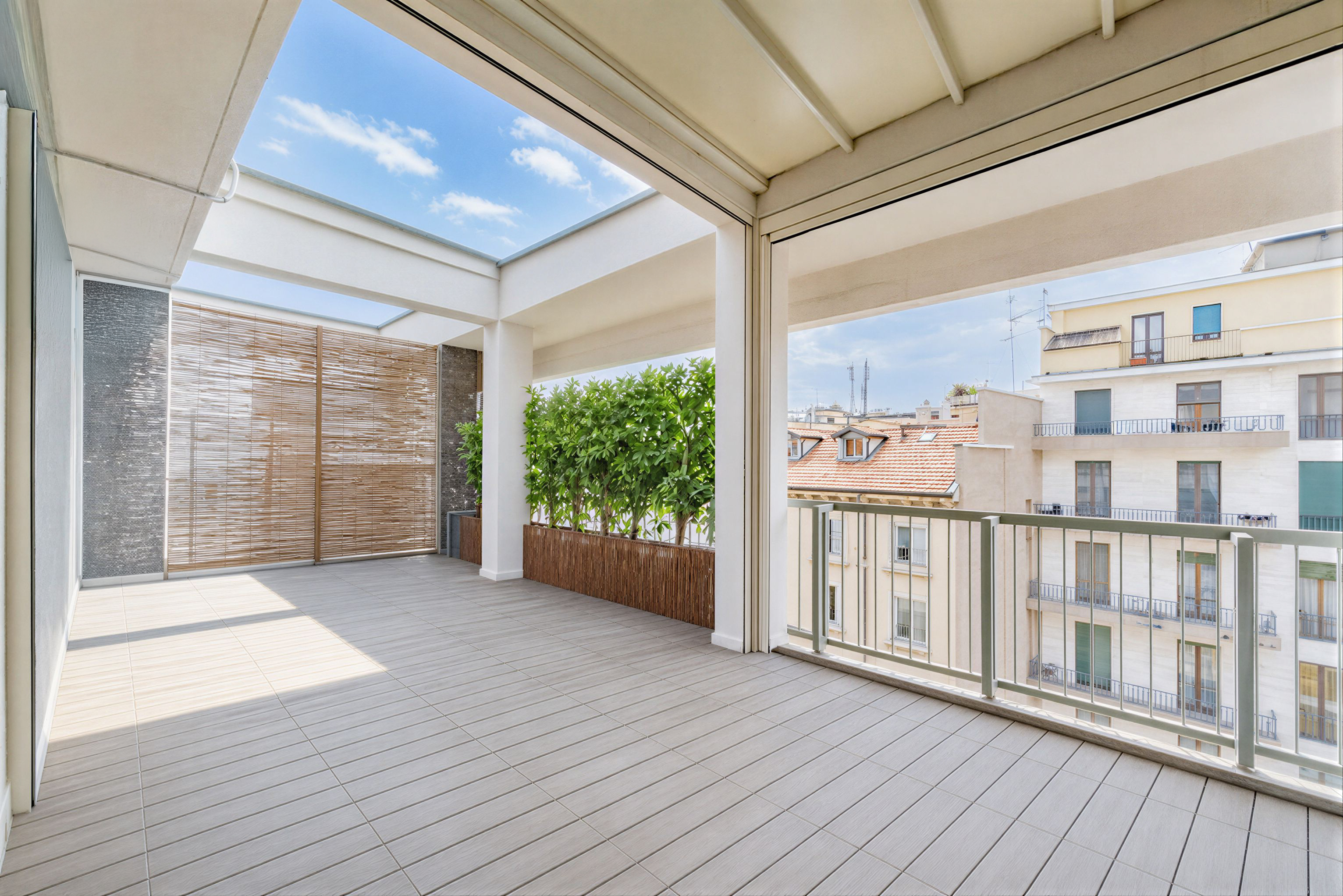 Elegant Apartment with Terrace Just Steps from the Duomo