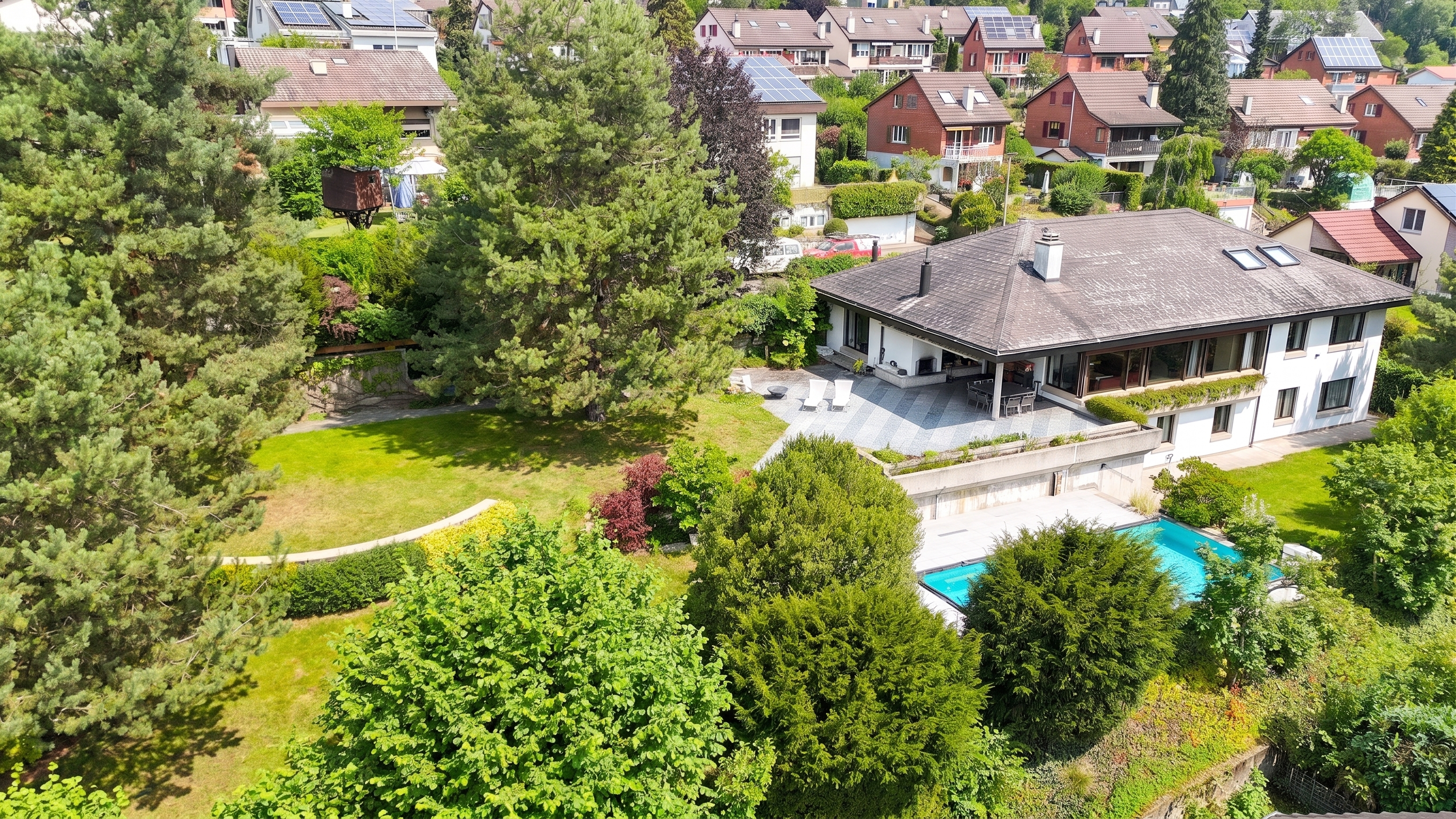 Villa with panoramic view & separate apartment