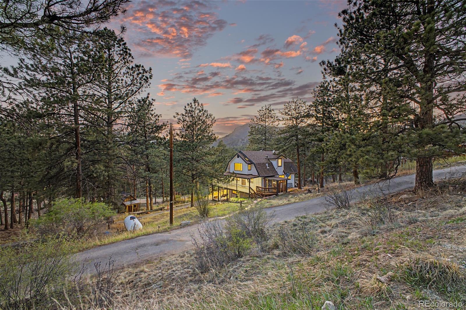 Inside Horseshoe Park’s Ultimate Cozy Retreat