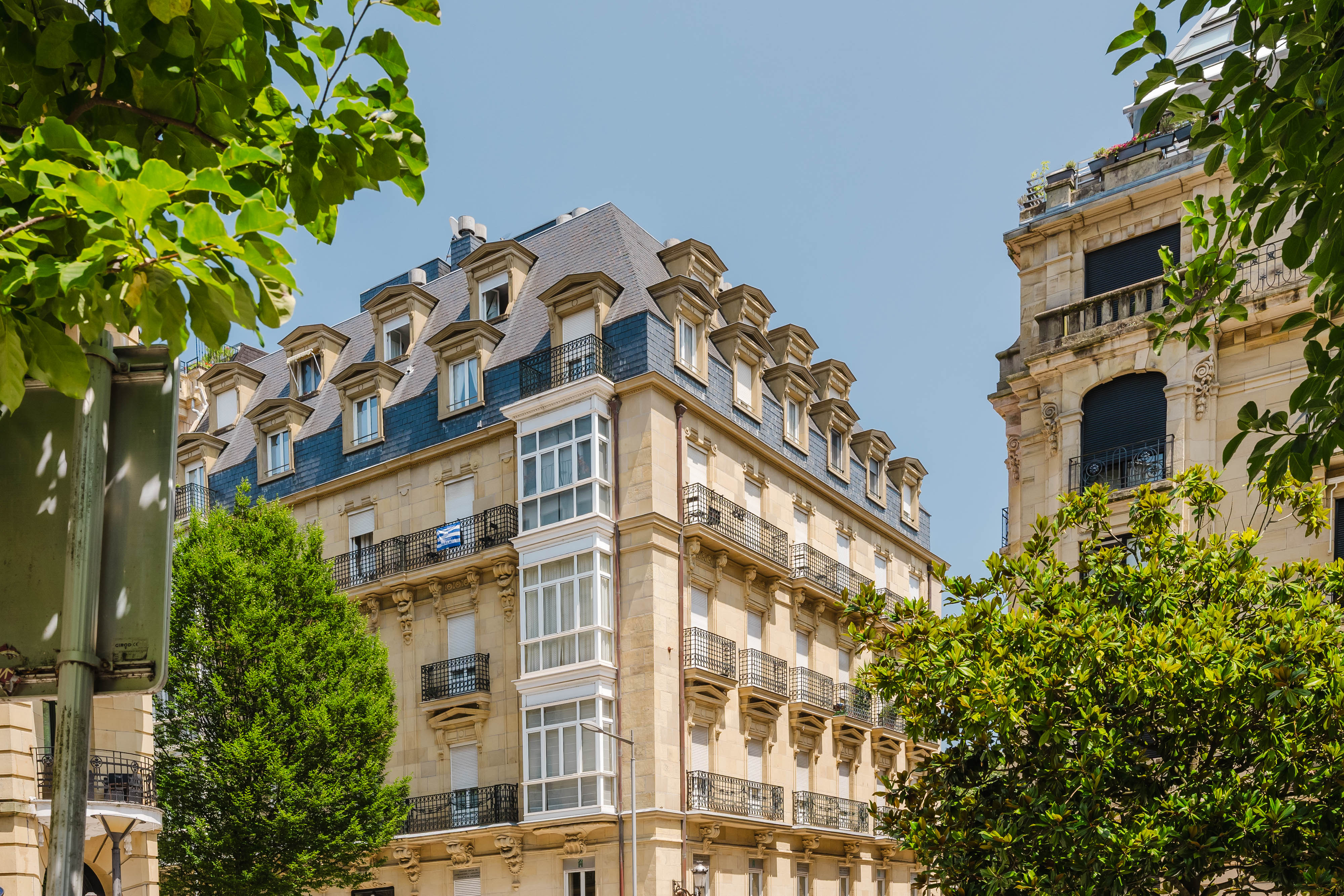 Elegance and light on the coveted Prim Street.