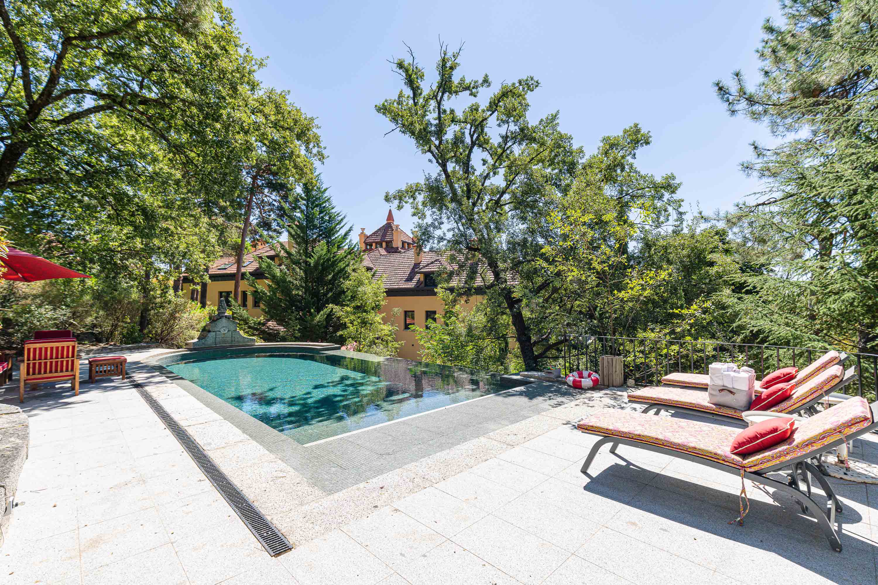 Luxurious mansion in El Escorial