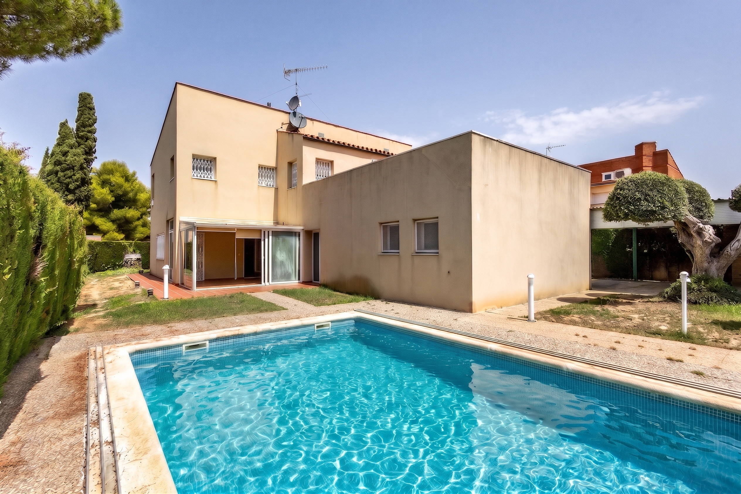 Exclusive single-family home in Pla de Cavalls: space, quality and comfort