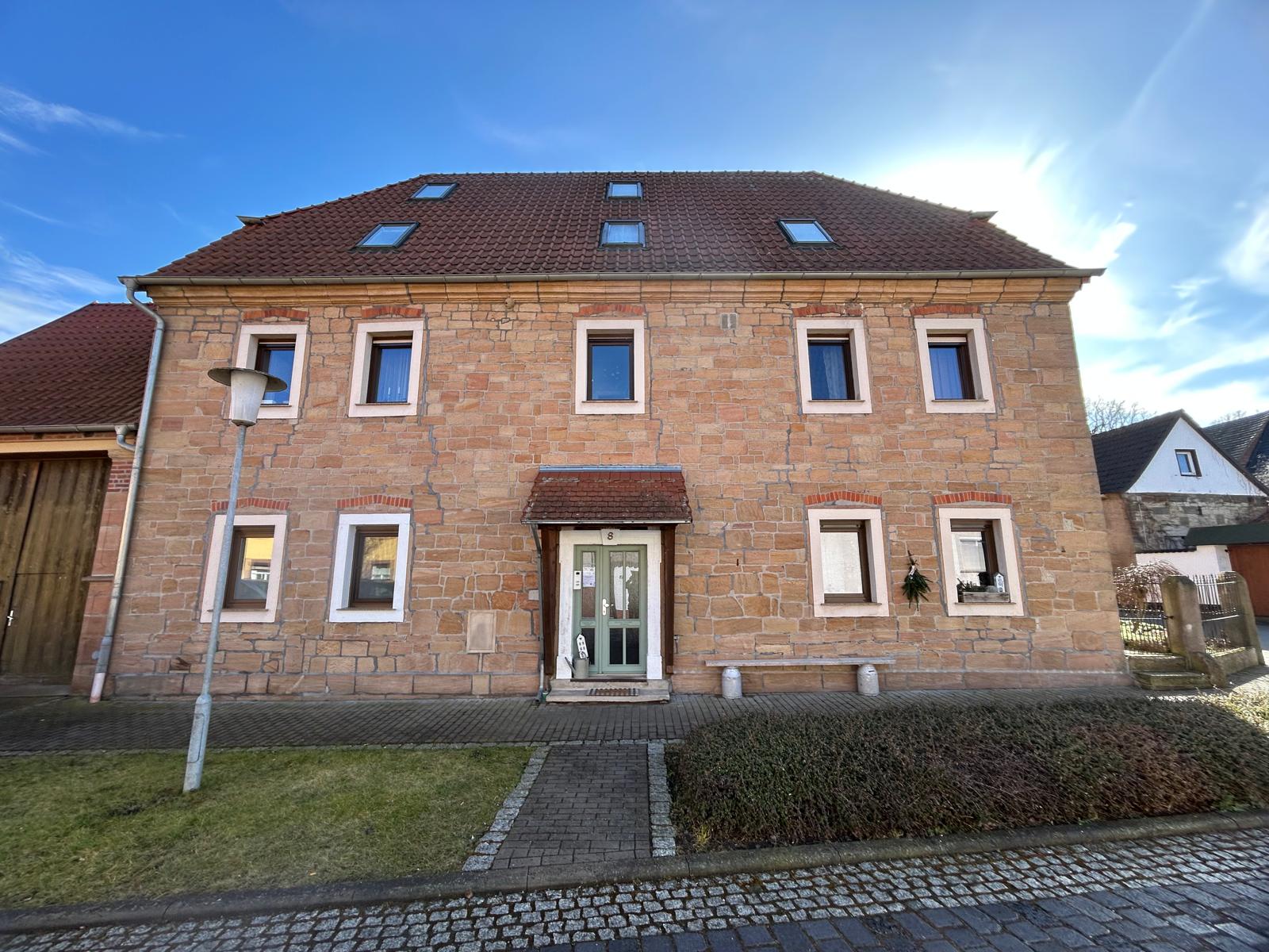 Einziehen & Wohlfühlen: Hochwertig saniertes Natursteinhaus mit Hof und viel Wohnfläche!