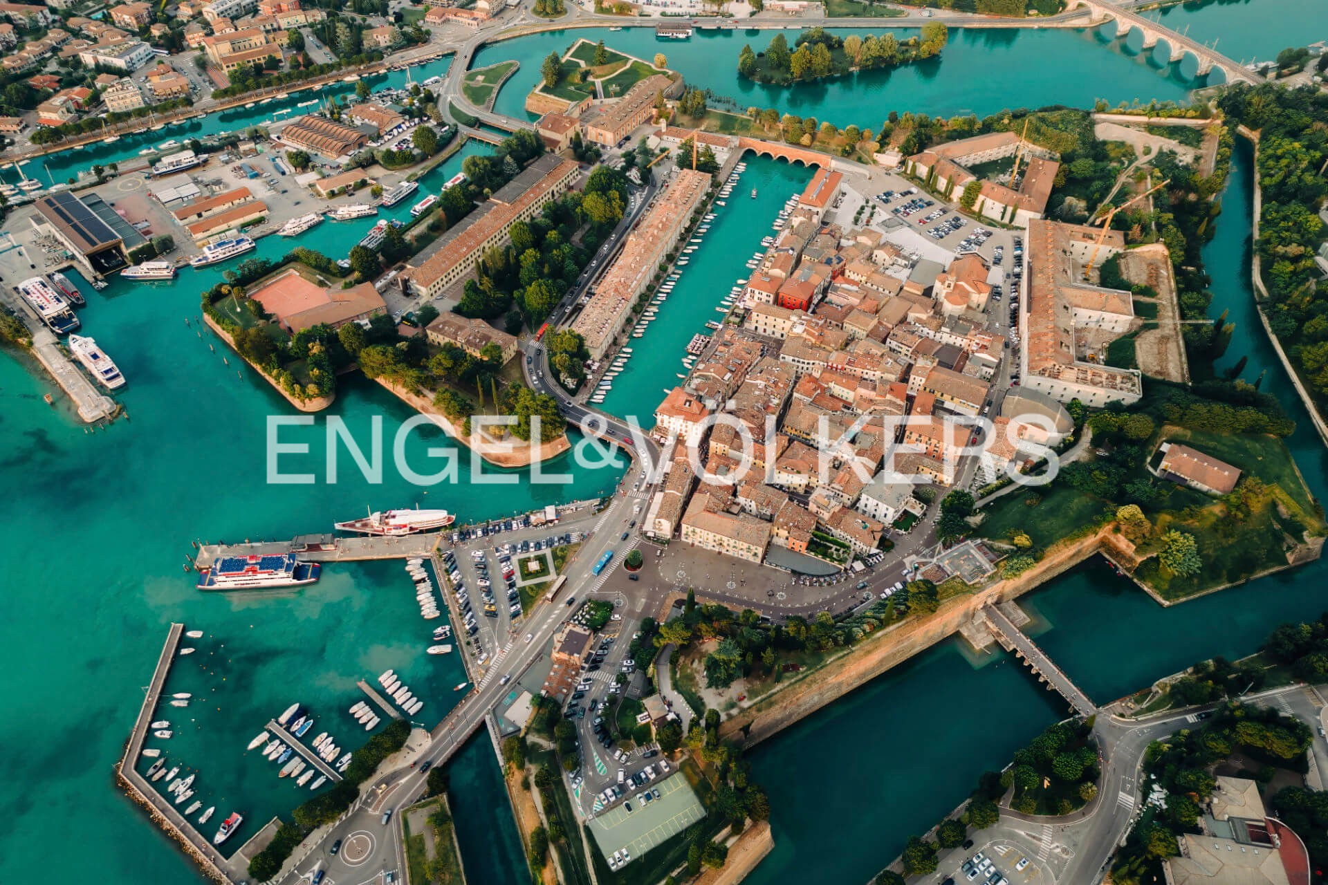 Residenza LA ROCCA
A  p  a  r  t  m  e  n  t     15