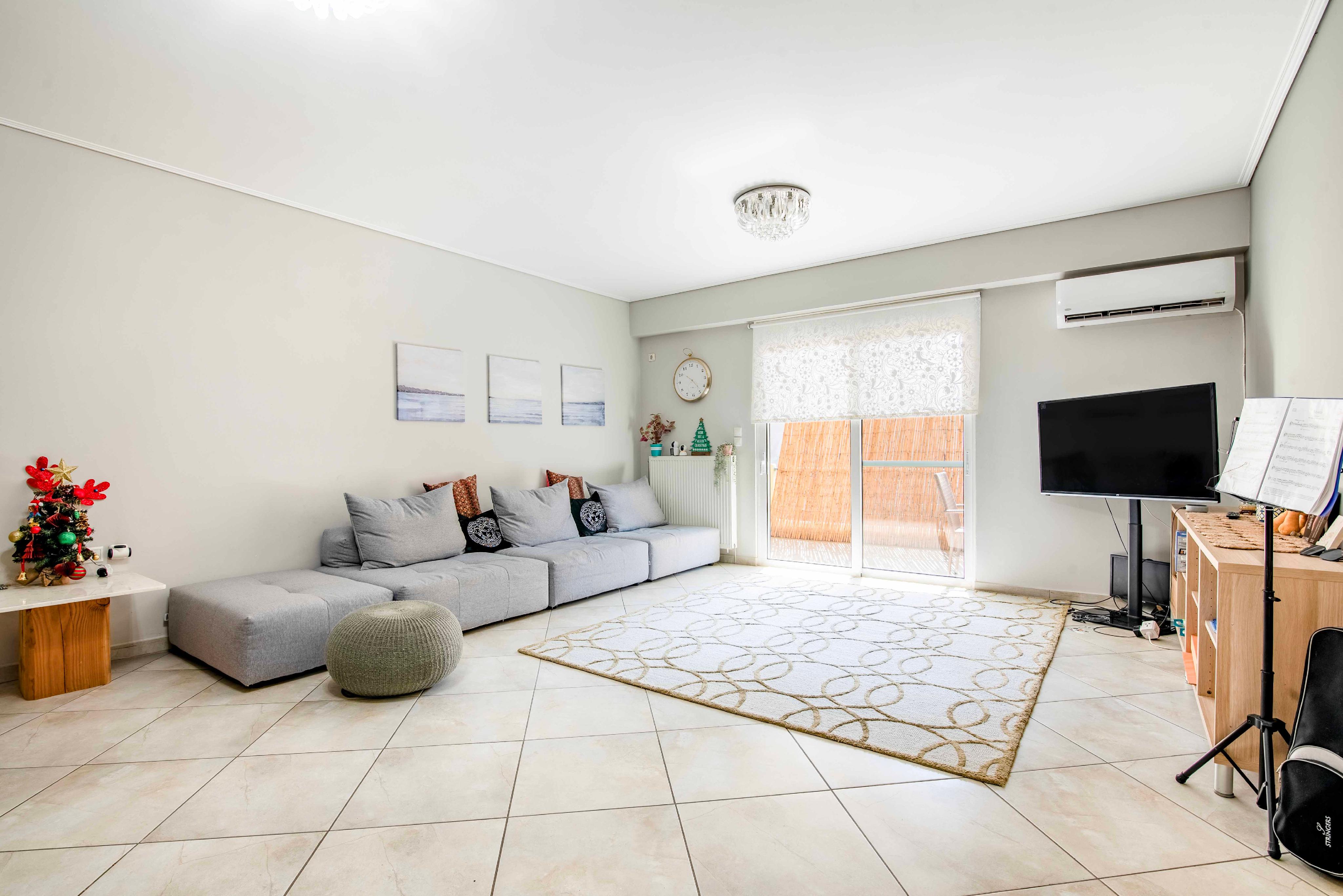 Bright and functional apartment with three bedrooms in Votanikos