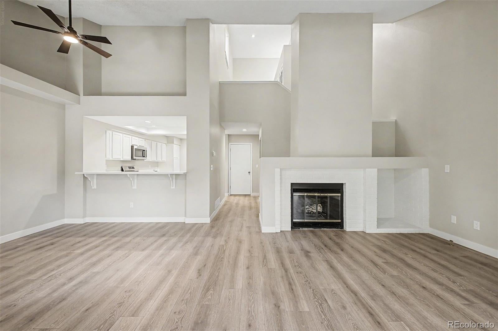 Remodeled Wind Stream Luxury Townhome With Designer Finishes