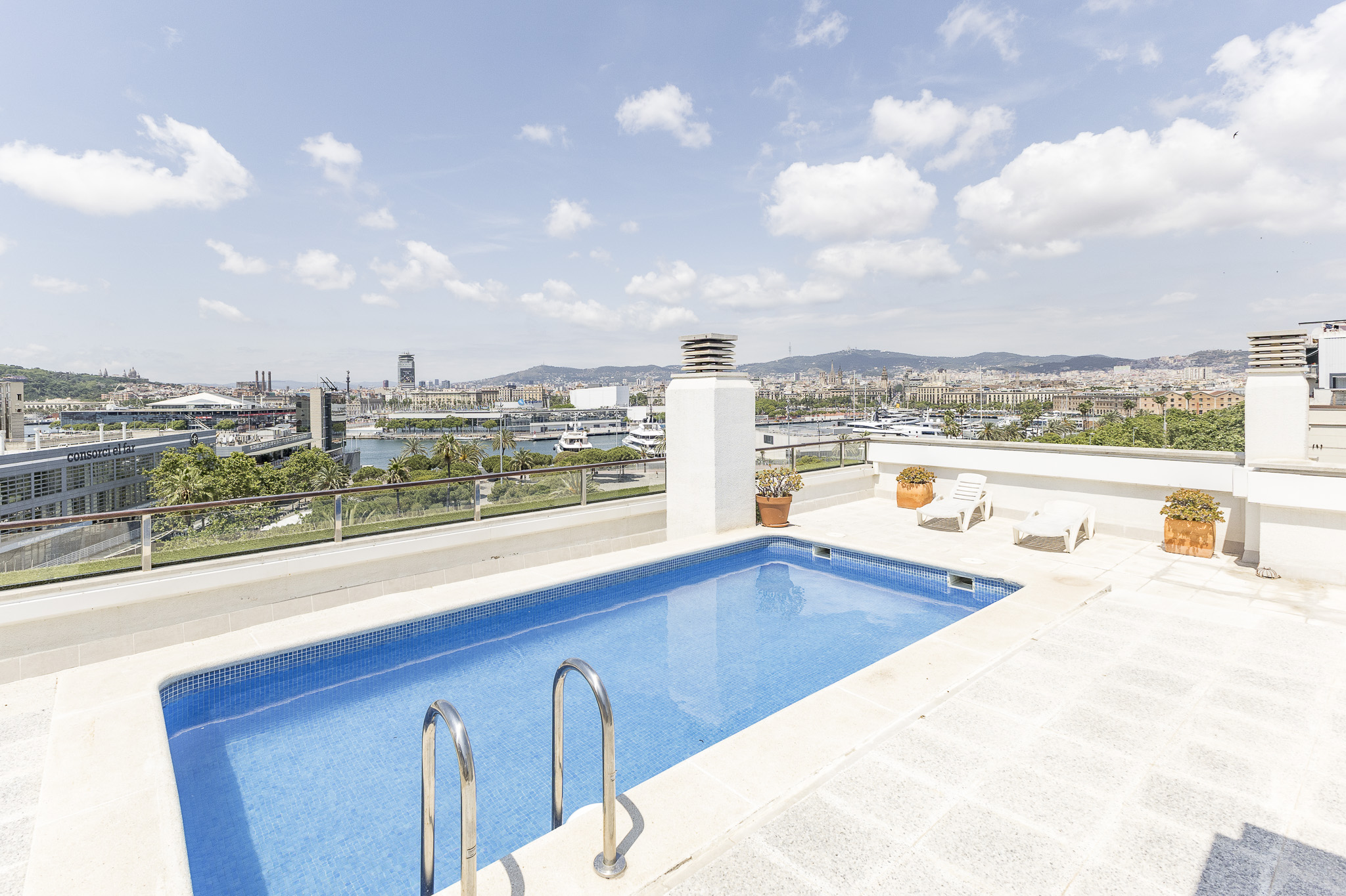 Exklusive Luxusimmobilie zur TEMPORÄREN Miete mit Blick auf den Hafen von Barcelona
