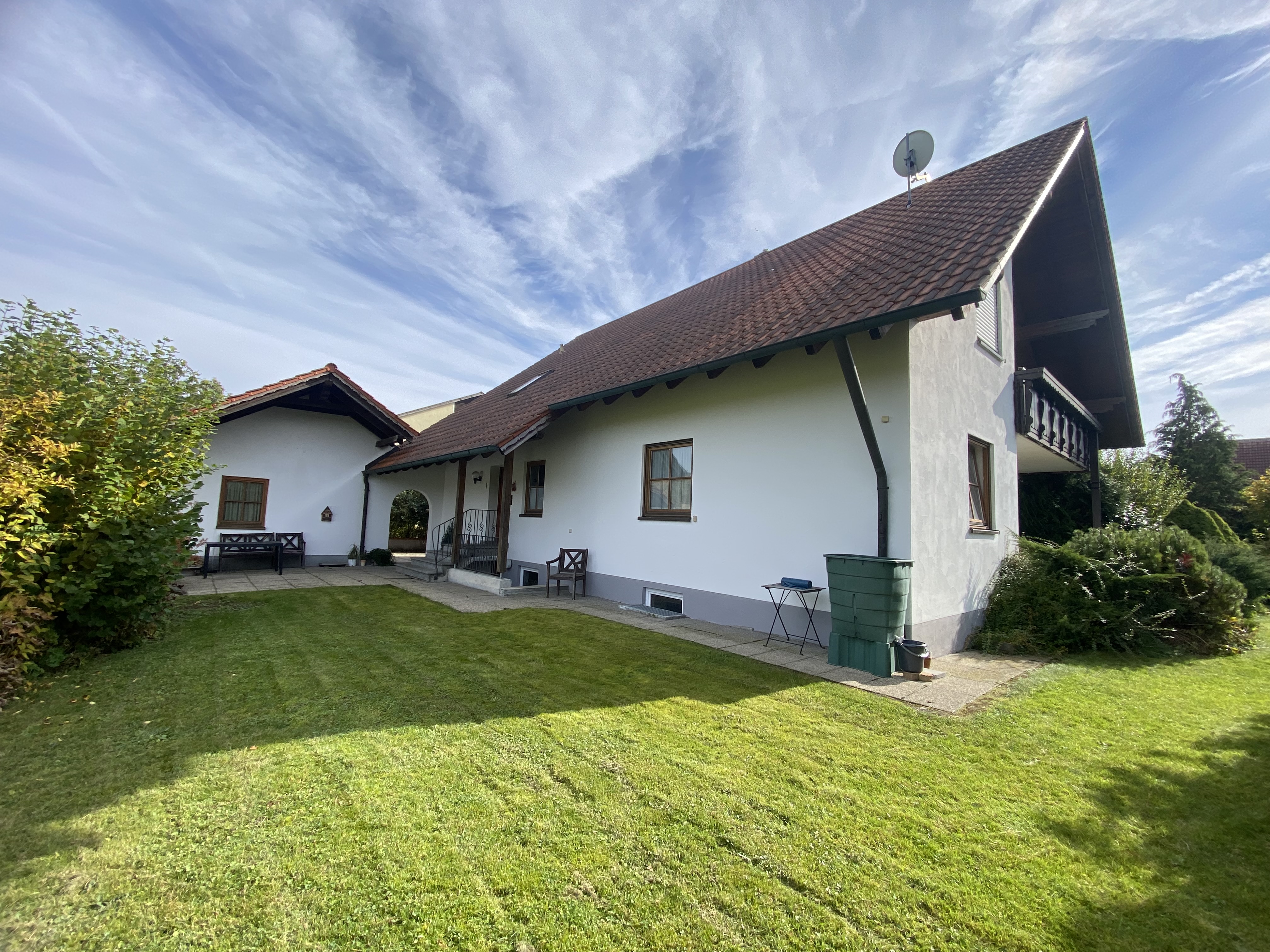 Repräsentatives Wohnanwesen mit traumhafter Gartenanlage und vielfältigen Nutzungsmöglichkeiten