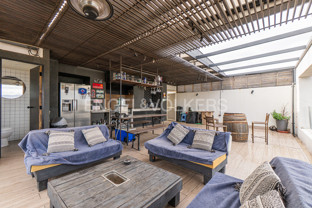 Departamento dúplex con amplia terraza privada