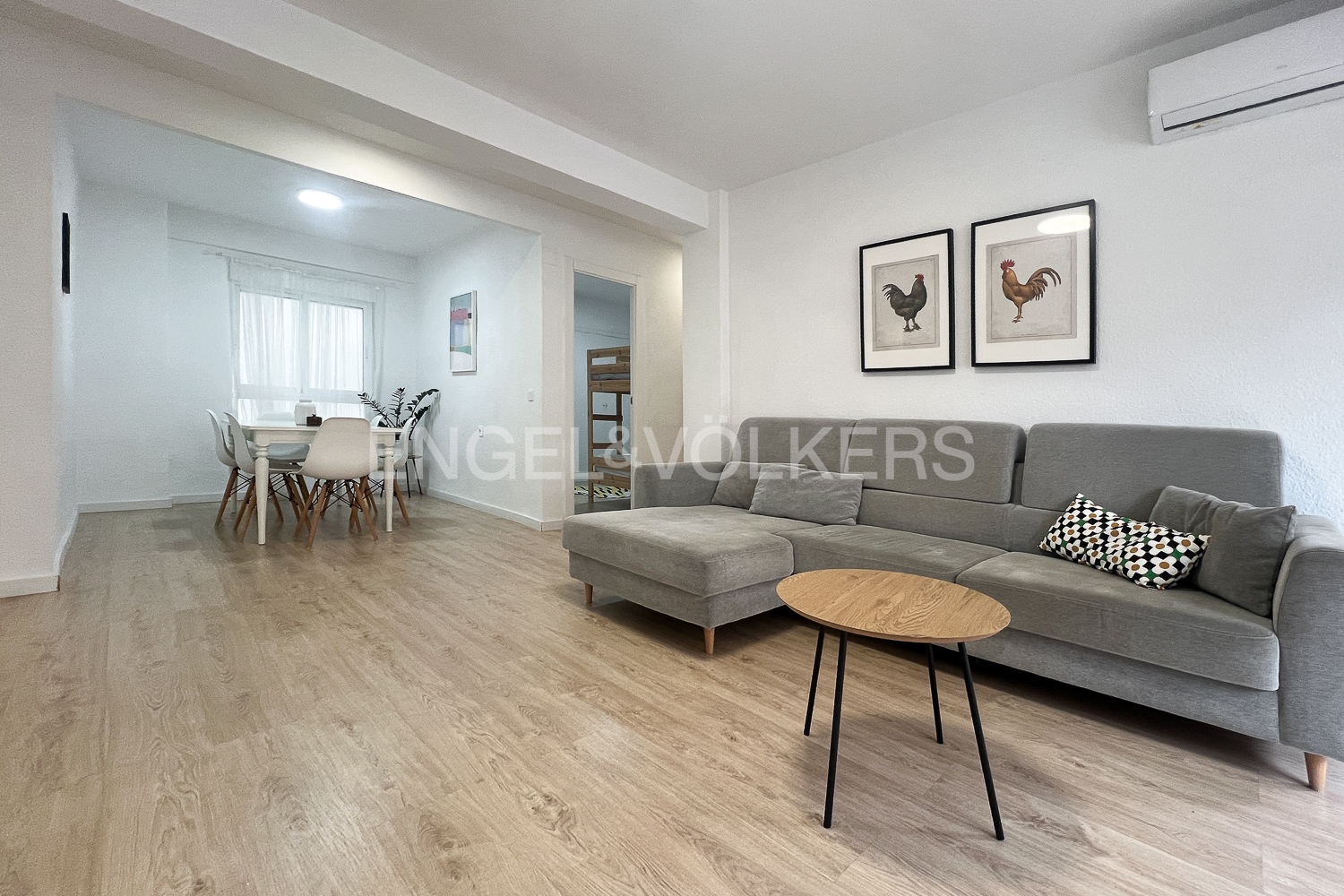 Newly renovated, very bright apartment with 3 bedrooms