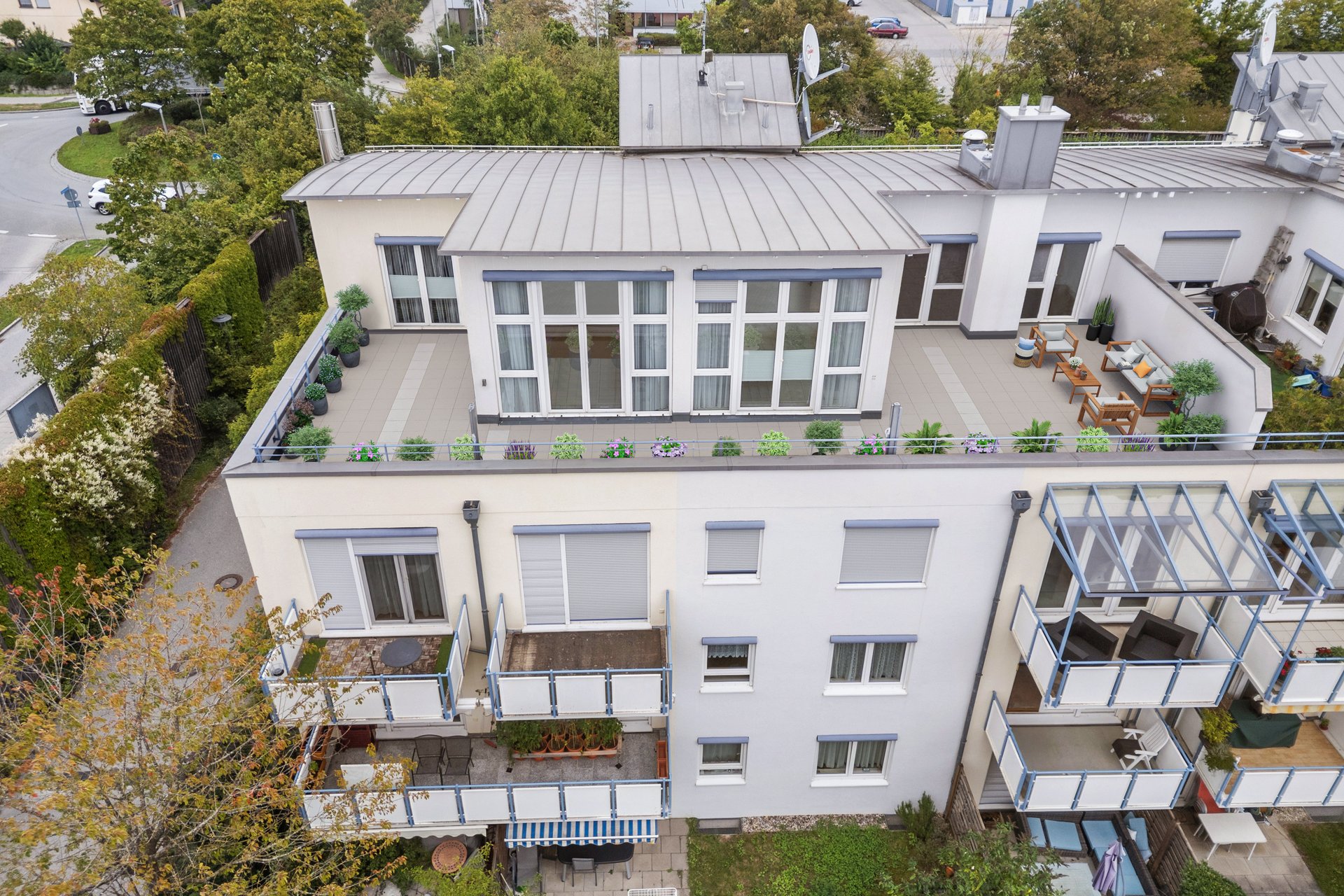 Exclusive penthouse apartment with a dream rooftop terrace in Feldkirchen [AI-modified]