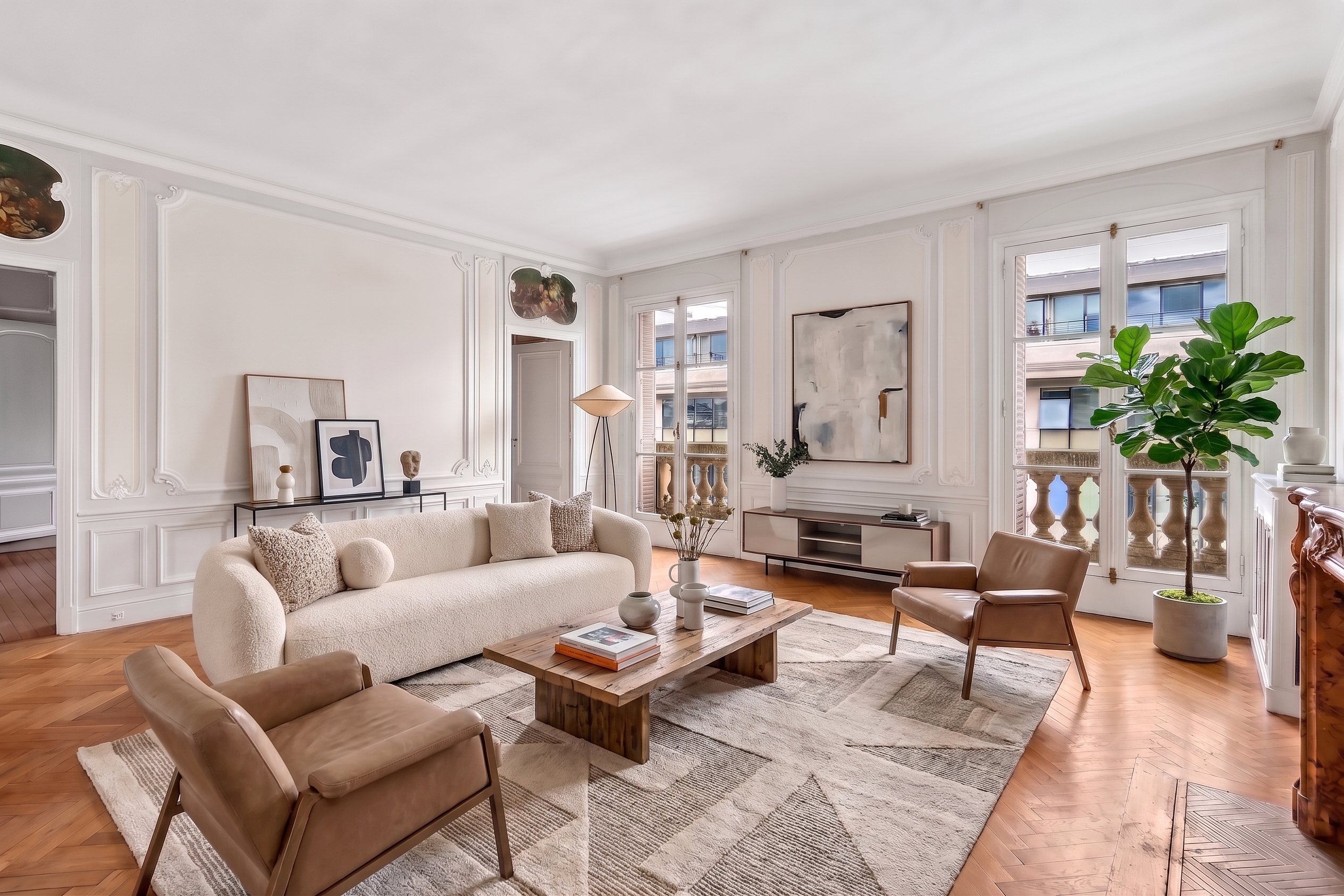 Elegant family apartment – OECD district