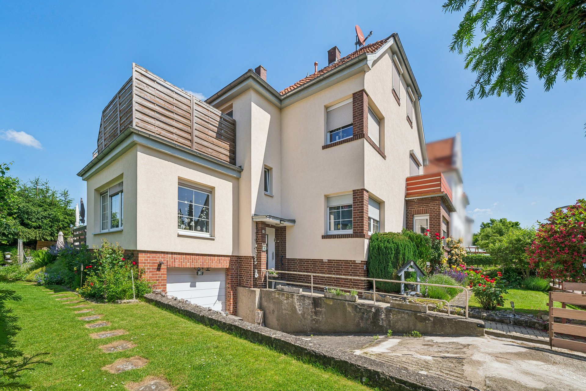 Charmantes Mehrfamilienhaus mit Gartenidylle und viel Potenzial