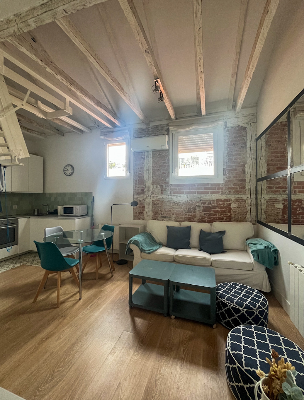 Charming Designer Penthouse Loft – Short Stay