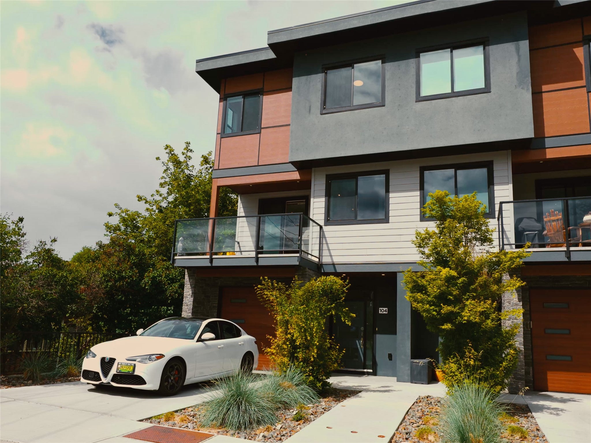 Immaculate Condo Seconds From the Lake